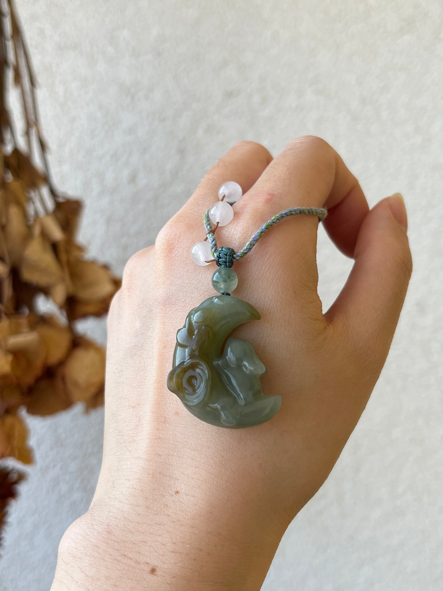 Handmade Necklace with a Cute Hand Carved Jade Rabbit on the Moon Pendant，手雕蓝糖月亮兔