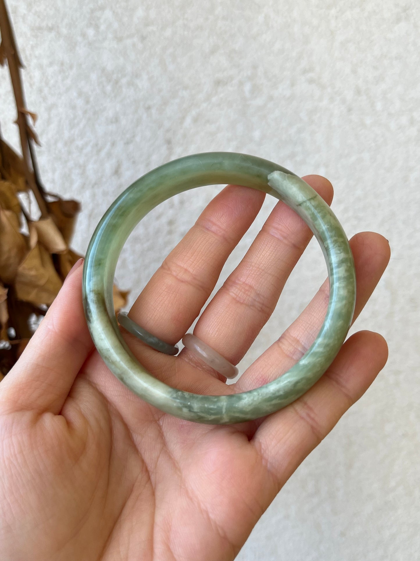 Green and White Xiu Jade Bangle 60mm | 岫玉手镯