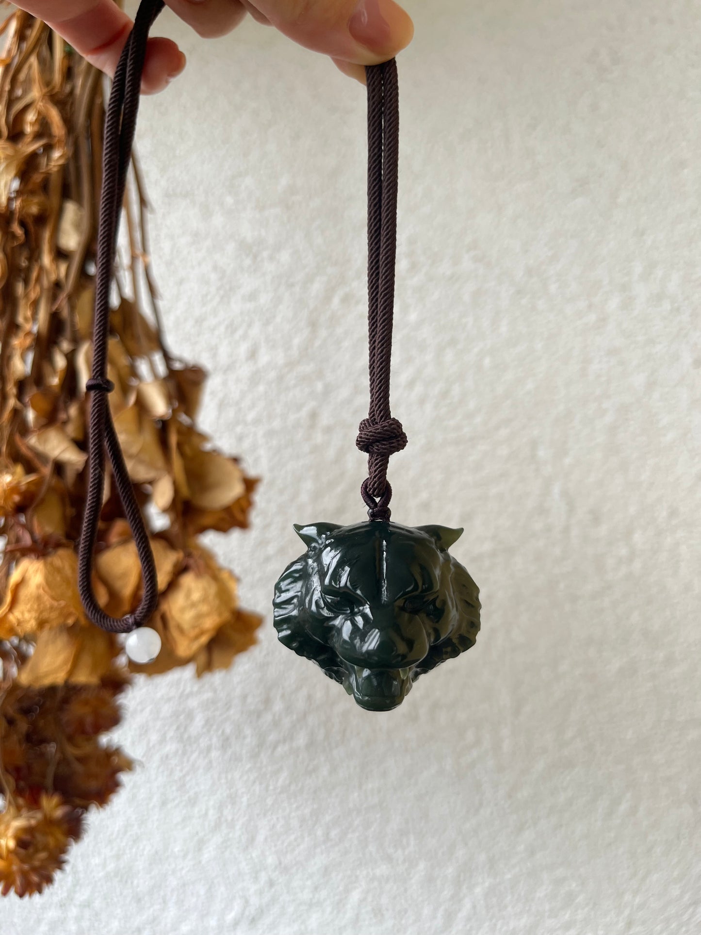Hand Carve Dark Green Hetian Jade Wolf Head | 手雕和田青玉狼头