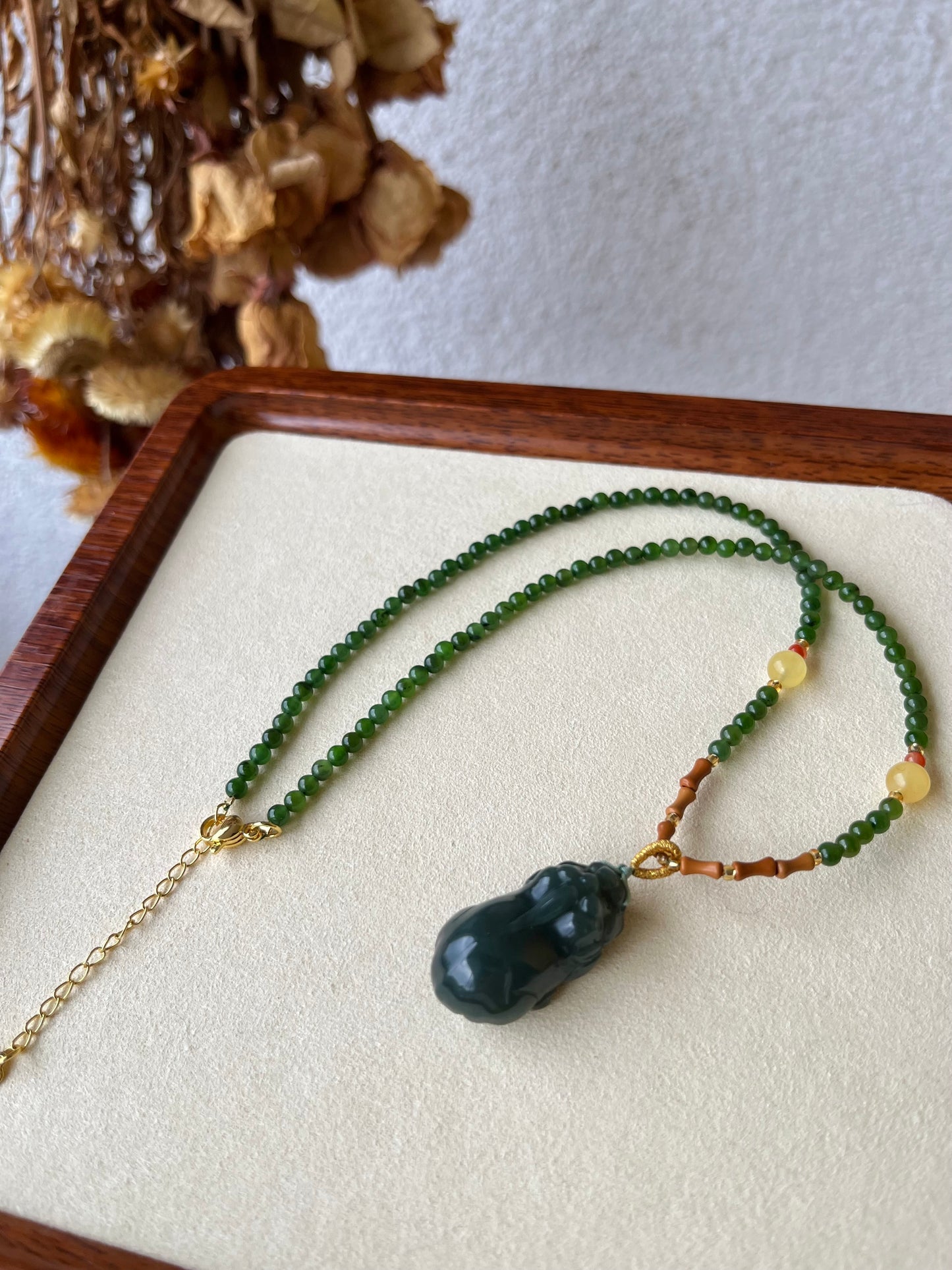 Hetian Green Jade Beaded Necklace with Hetian Jade Pixiu Pendant | 和田碧玉项链加湖水绿貔貅