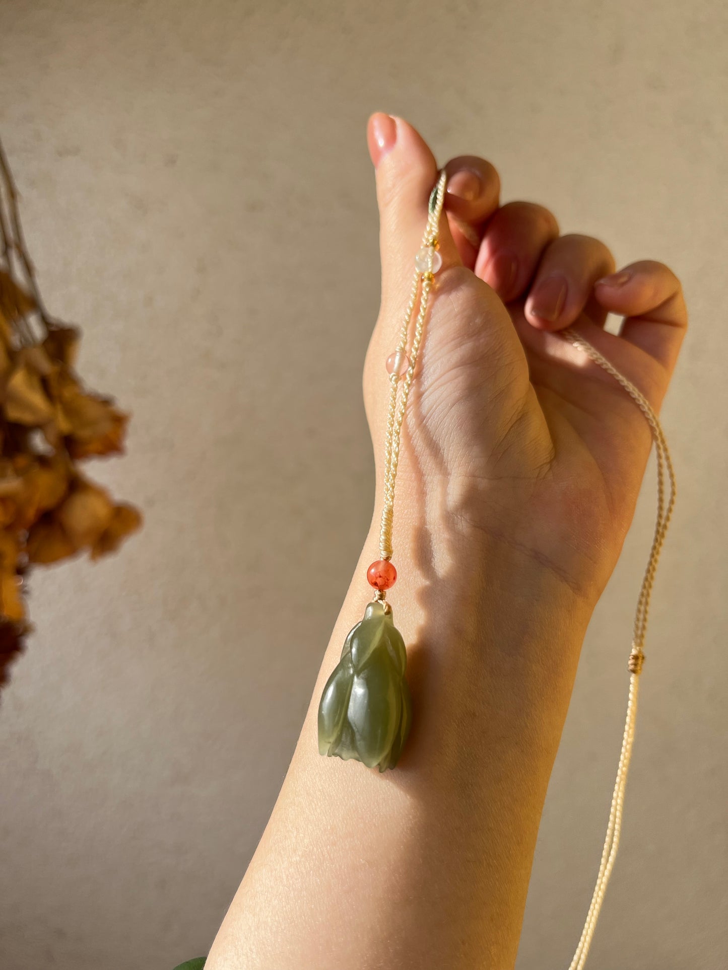 Hand Carved Light Green Hetian Jade Magnolia Pendant，手雕和田青黄口玉兰花