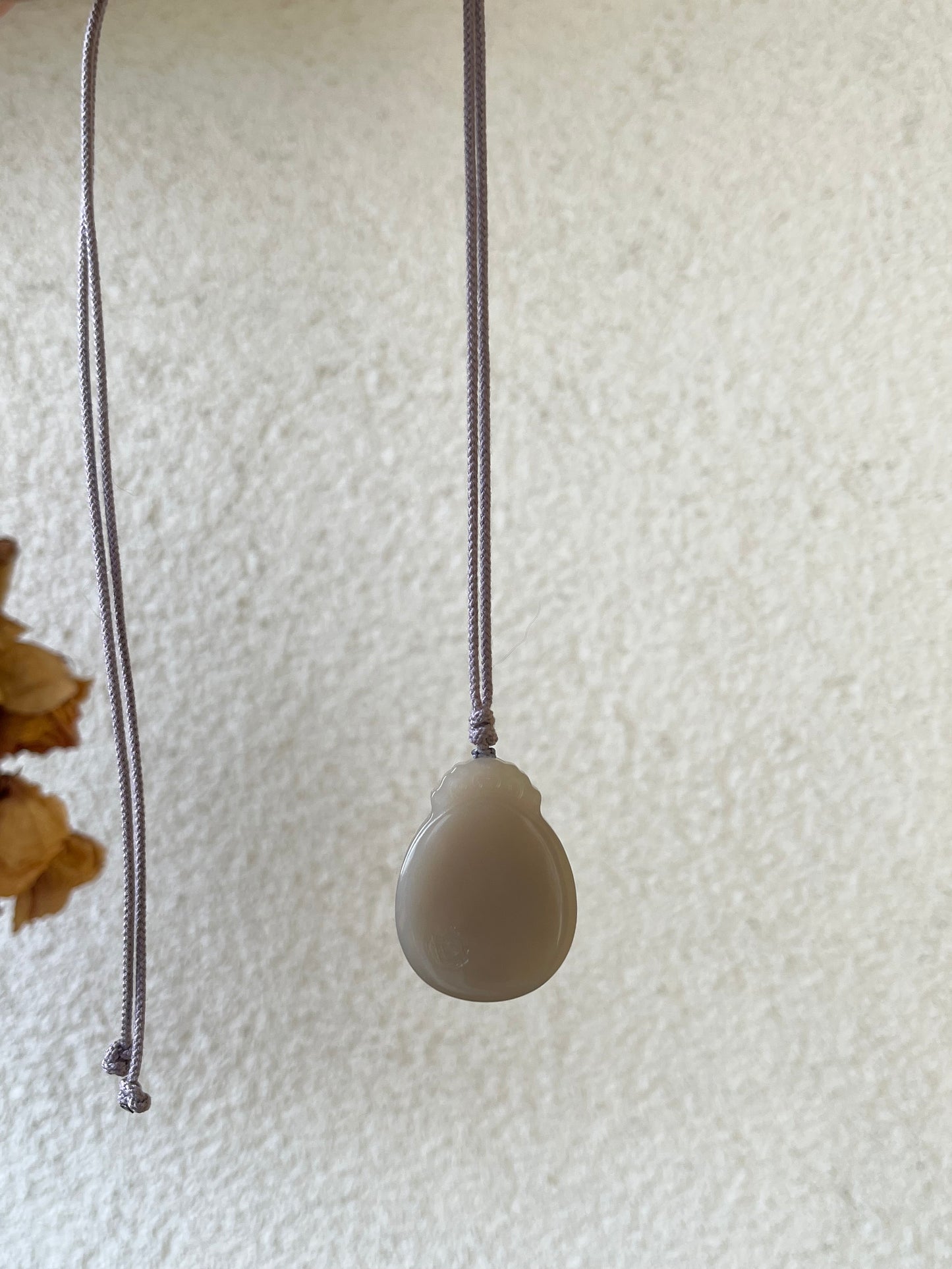 Smoky Puple Hetian Jade Ruyi-Head Round Flat Pendant | 和田烟紫如意牌头圆牌无事牌