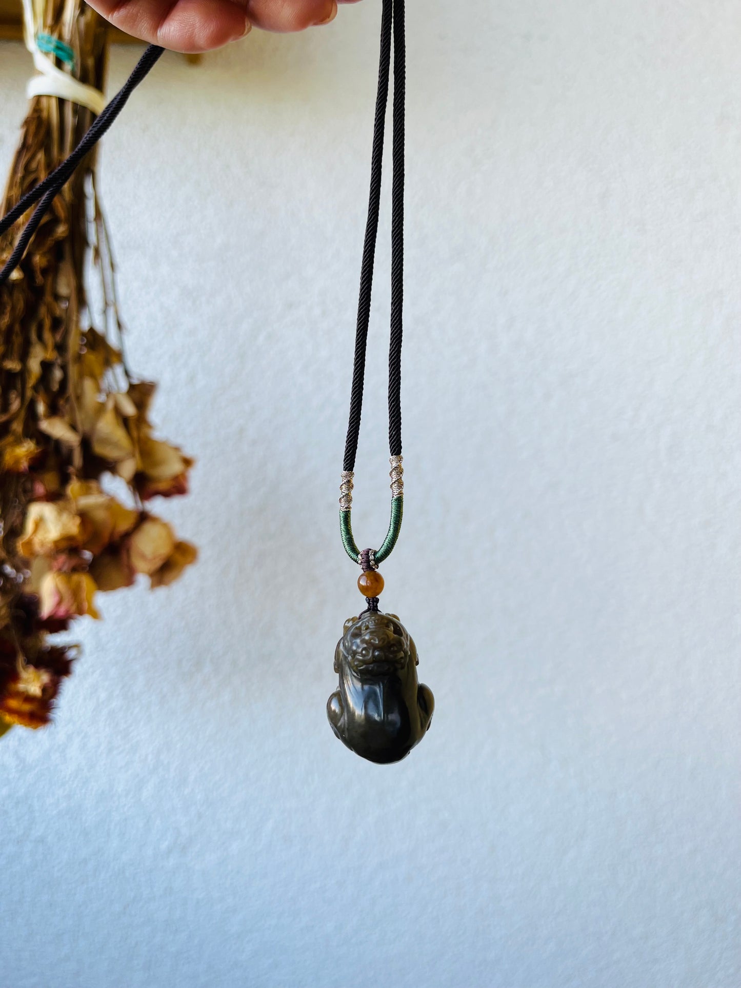 Hand Carved Brown Hetian Jade Chinese Pixiu Pendant, 手雕和田糖玉胖貔貅