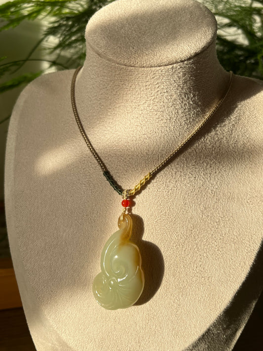 Hand Carved Hetian Jade Ruyi Pendant, 手雕糖白如意