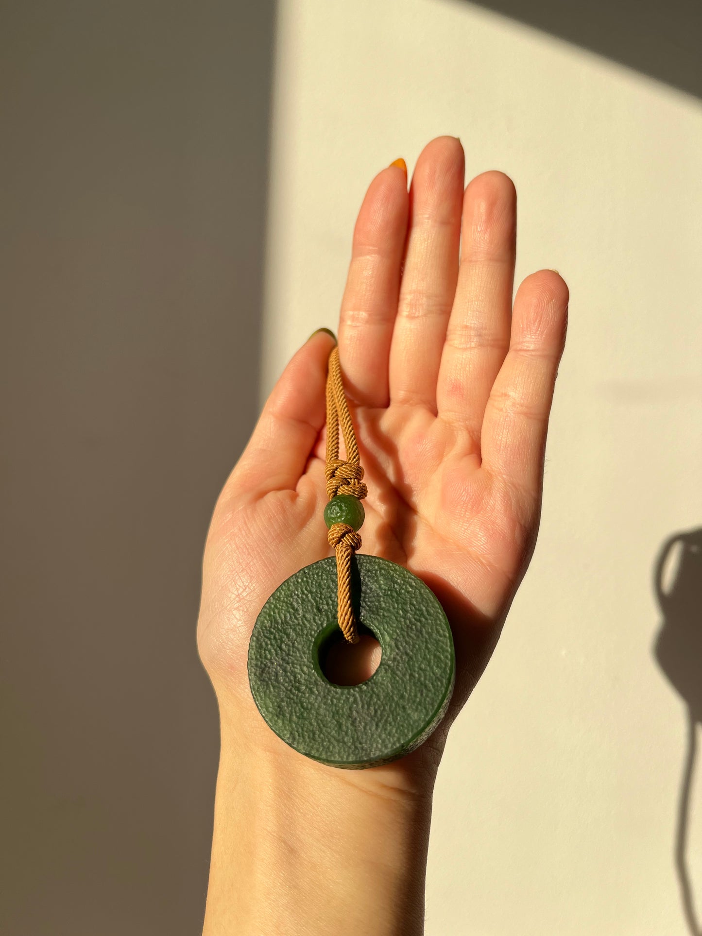 Antique-style Green Hetian Jade Chinese Safety Clasp Pendant, Chinese PI pendant，碧玉古风大平安扣