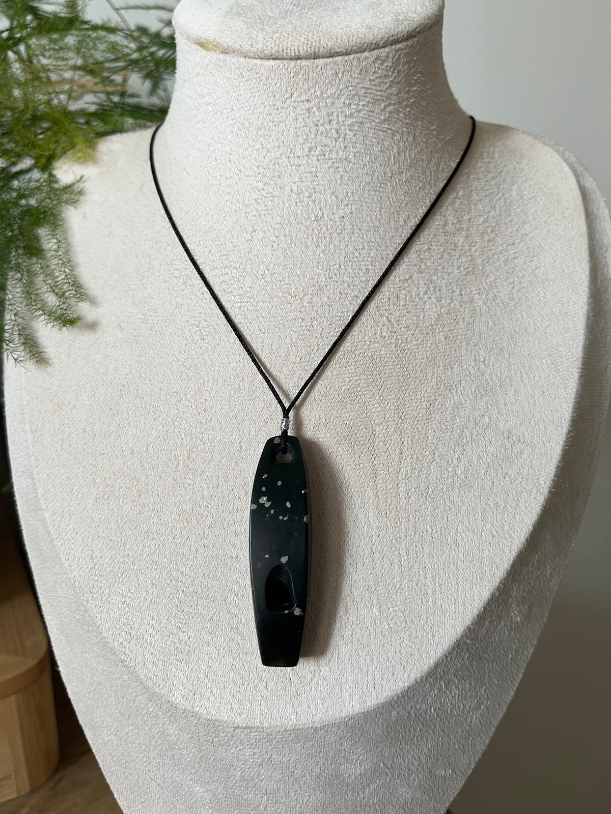 Dark Green Hetian Jade Whistle | 新疆和田黑青口哨