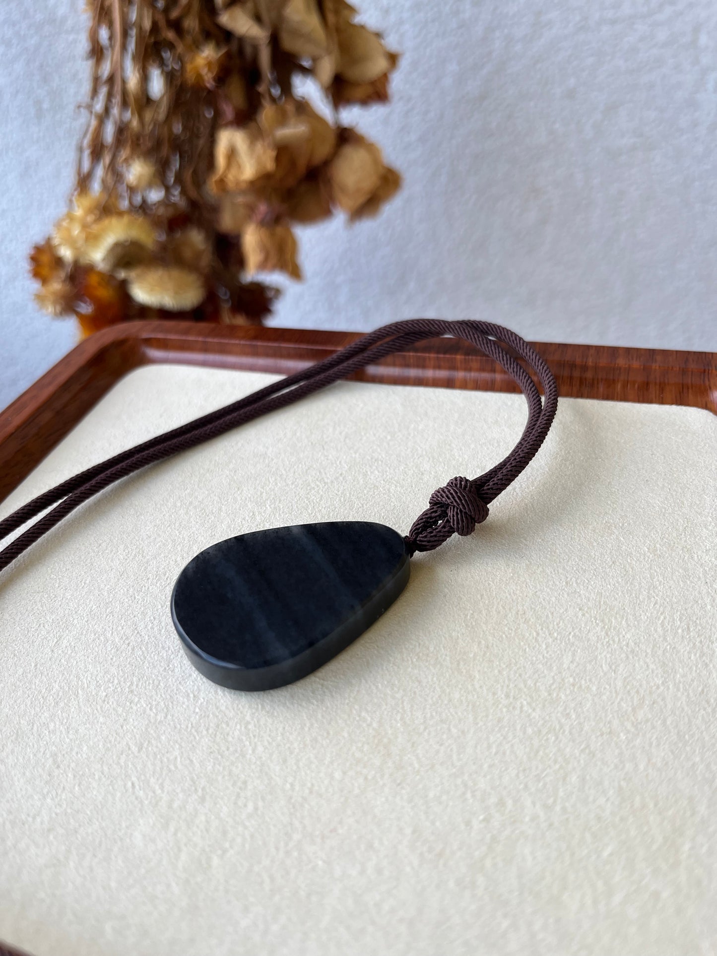 Black Hetian Qinghua Flat Pendant | 和田聚墨青花意境无事牌