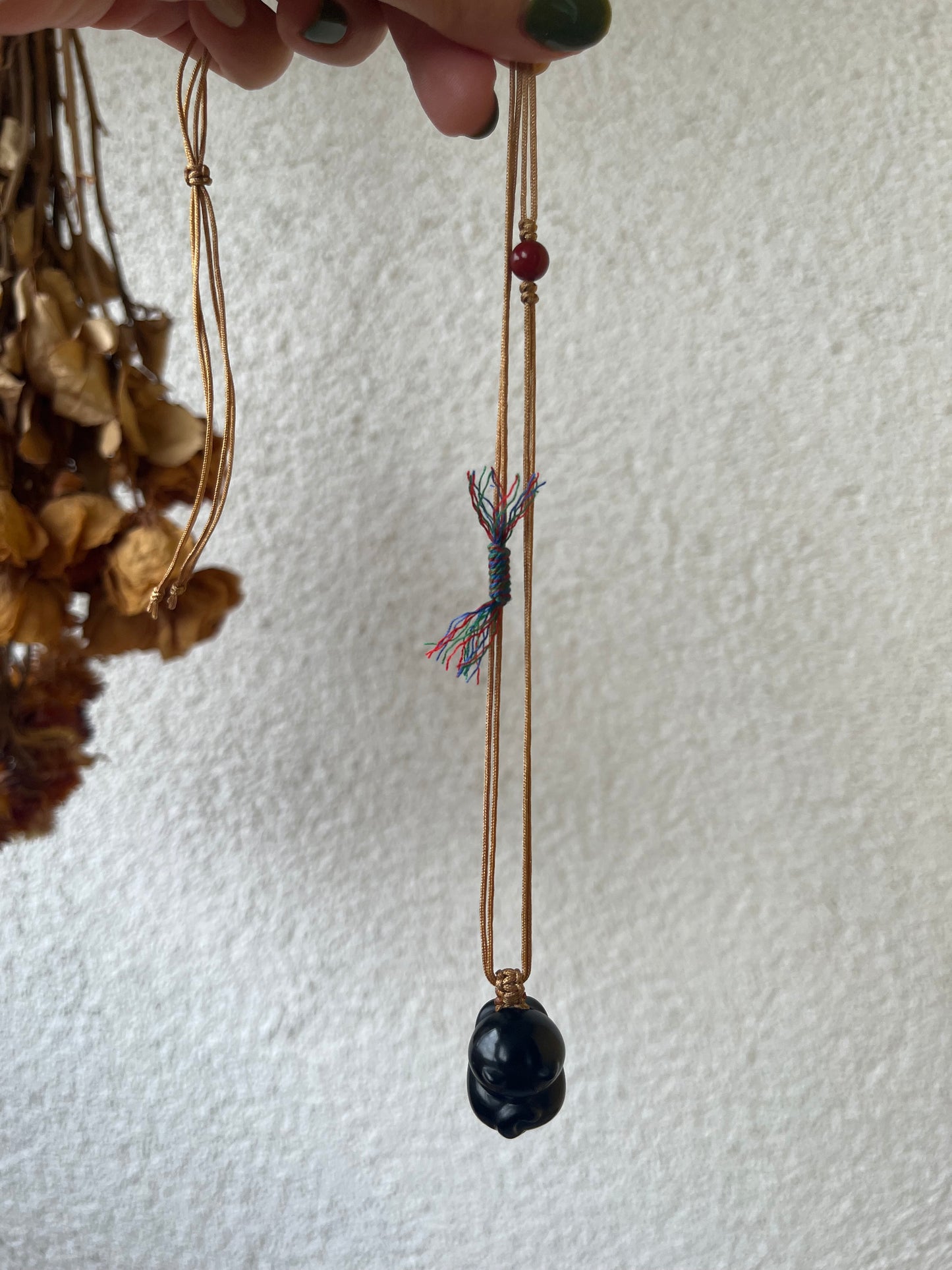 Black Hetian Jade Cat Necklace | 和田墨玉趴趴猫