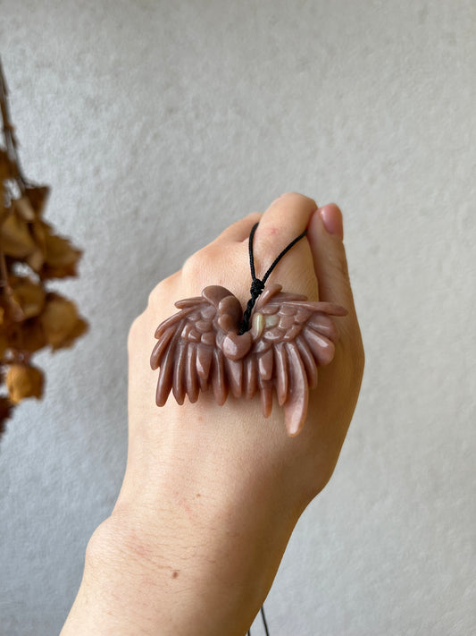 Hand Carved Red Xiu Jade Wings | 手雕岫玉天使之翼