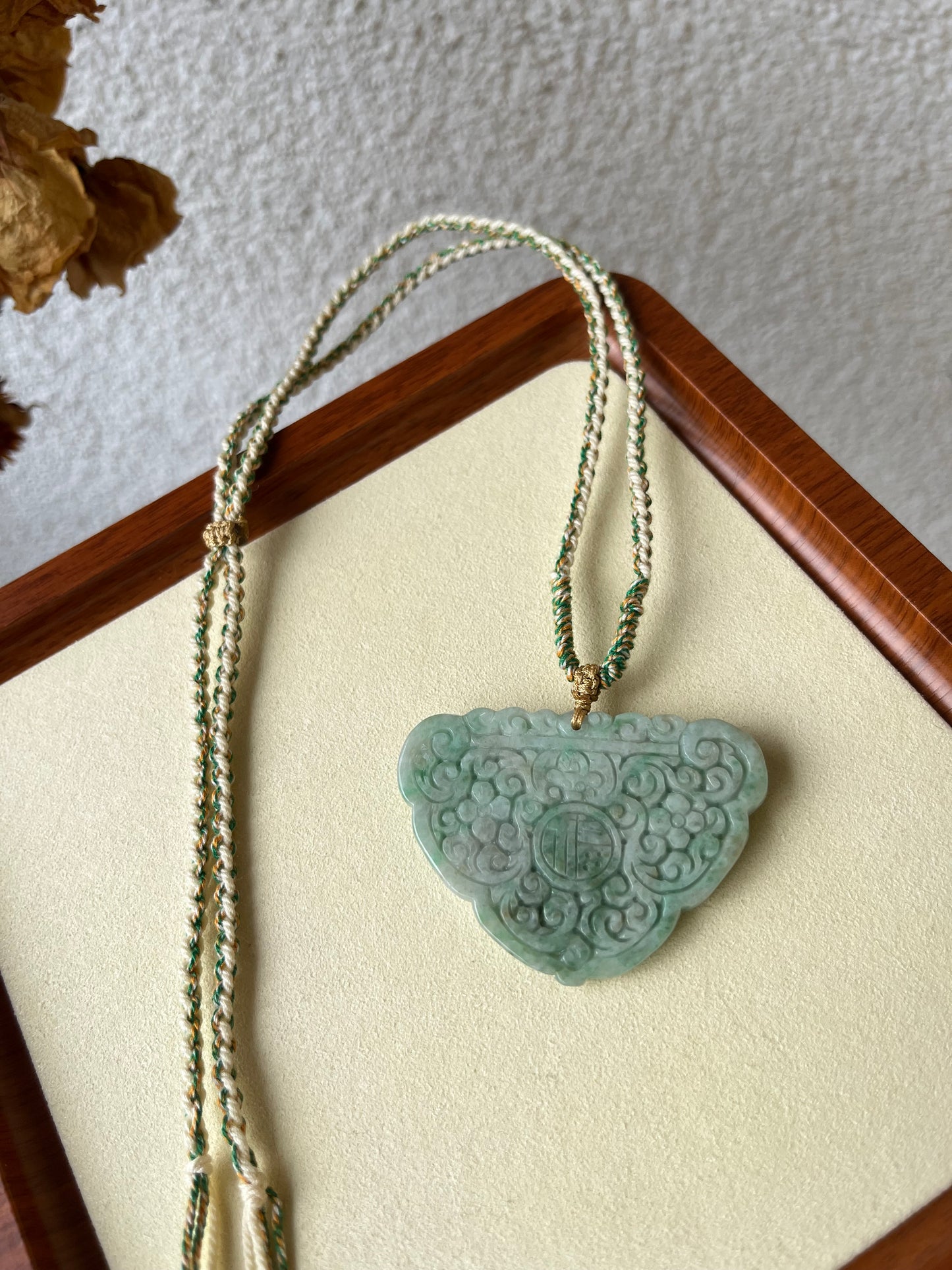 Hand Carved Jadeite Ruyi Blessing Lock | 手雕翡翠如意福锁