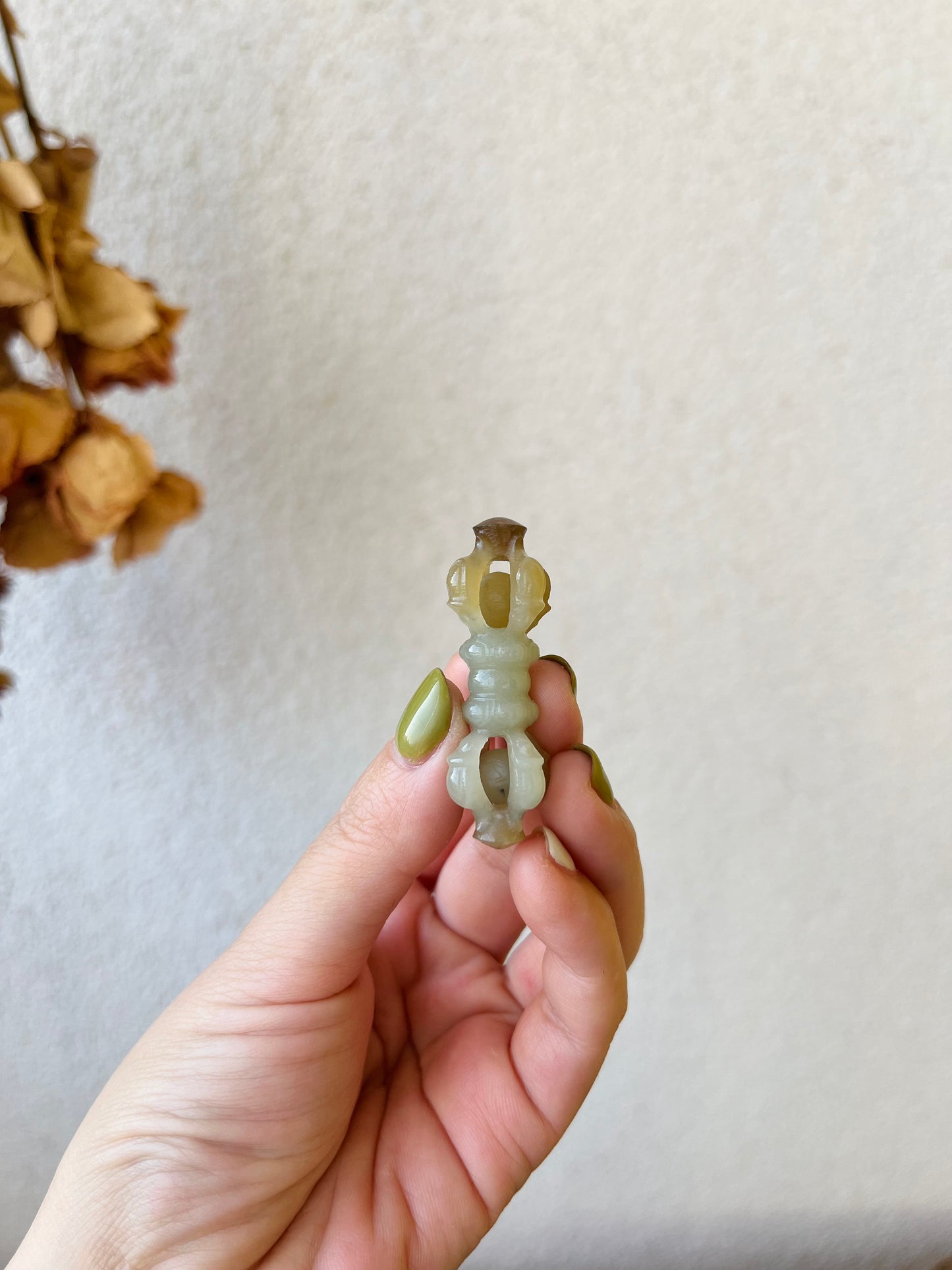Hand Carved Brown Hetian Jade Vajra Pendant, 手雕和田蓝糖金刚杵