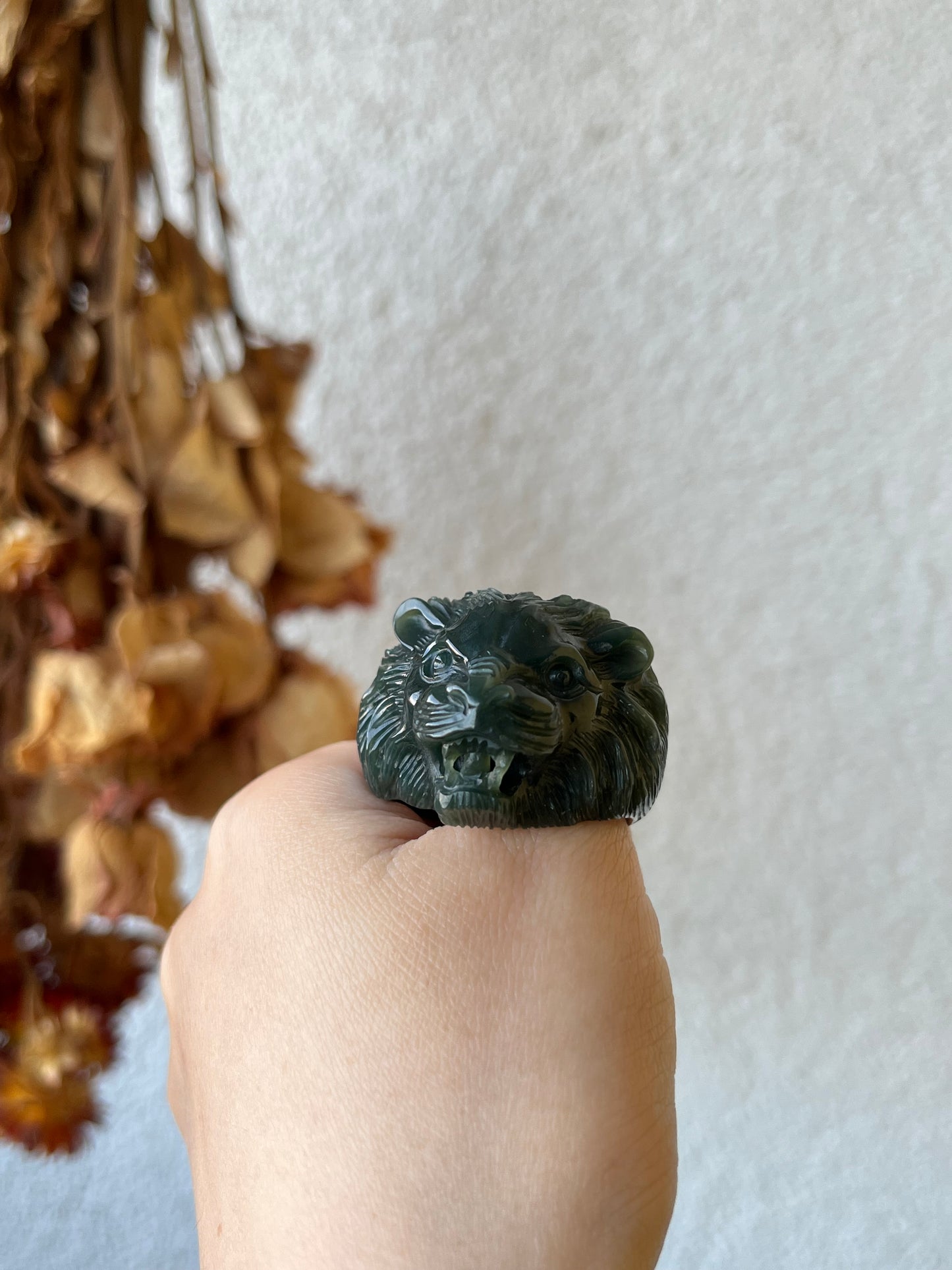 Hand Carved Hetian Jade Lion Head Thumb Ring, 手雕和田青玉细料狮头扳指