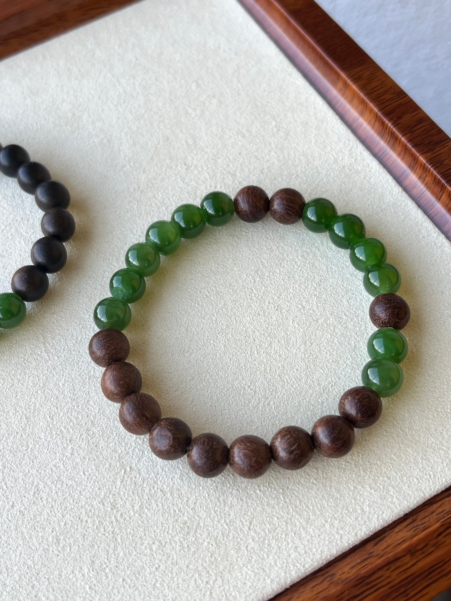 8mm Green Hetian Jade and Agar wood / Sandal wood Beaded Bracelet