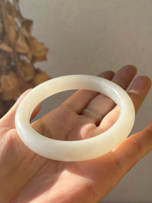 White Hetian Jade Bangle 57mm | 和田青海白玉手镯