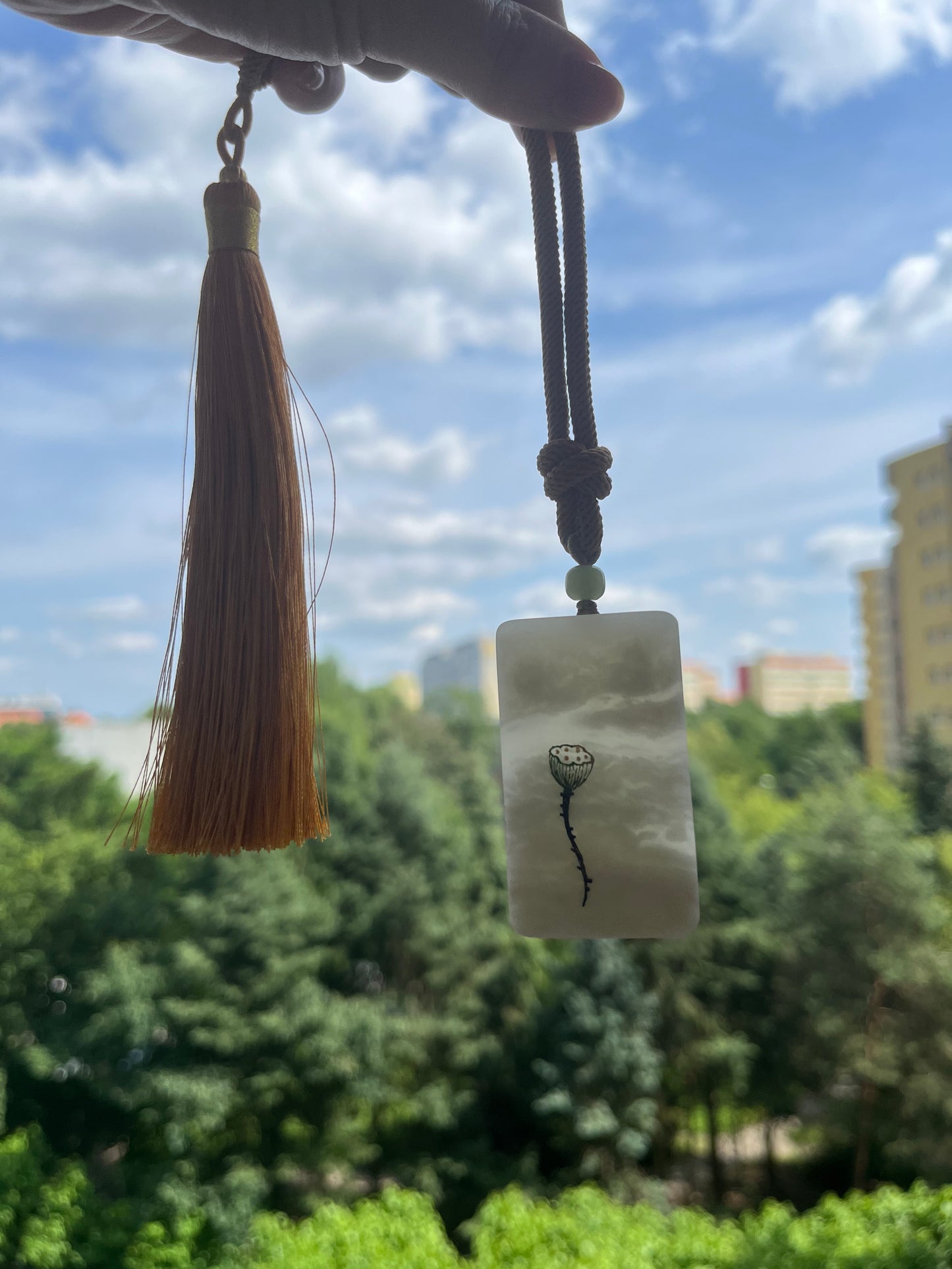 Unique White Jade Flat Pendant with Artistic Cloud-like Inclusions | 和田特色意境棉白玉无事牌