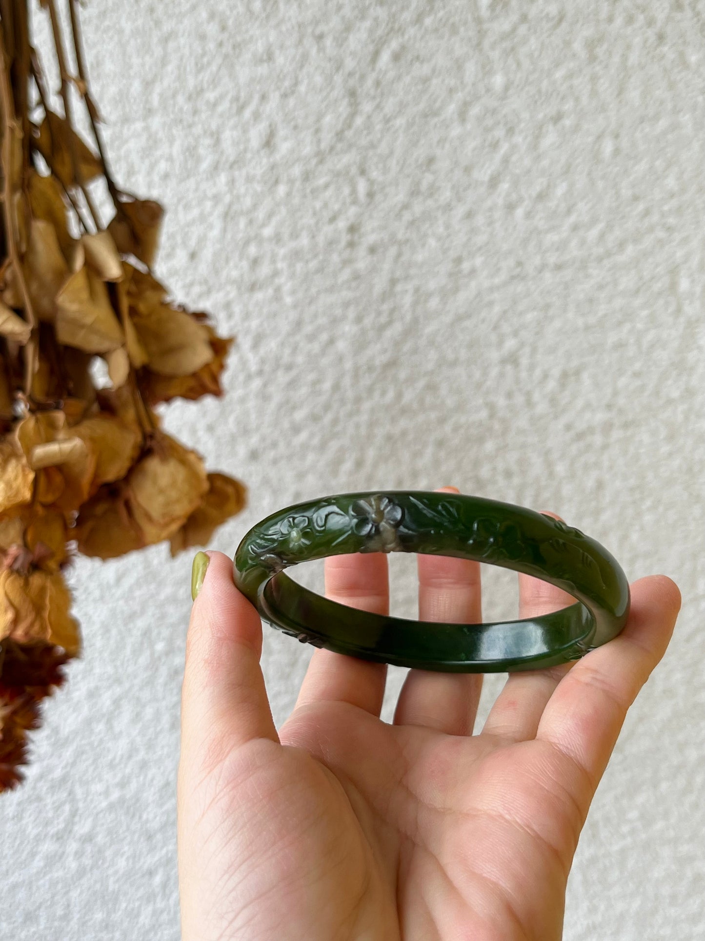 Flower Carving Green Hetian Jade Bangle 61mm, 和田碧玉简单雕刻手镯