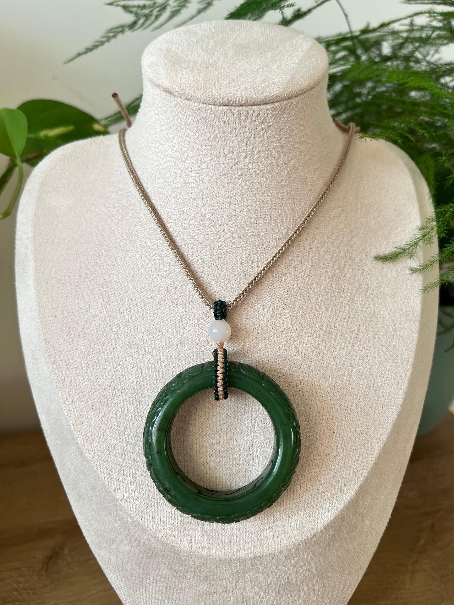 Hand Carved Green Hetian Jade Lotus Flower Peace Ring Pedant, 手雕碧玉荷花平安环吊坠