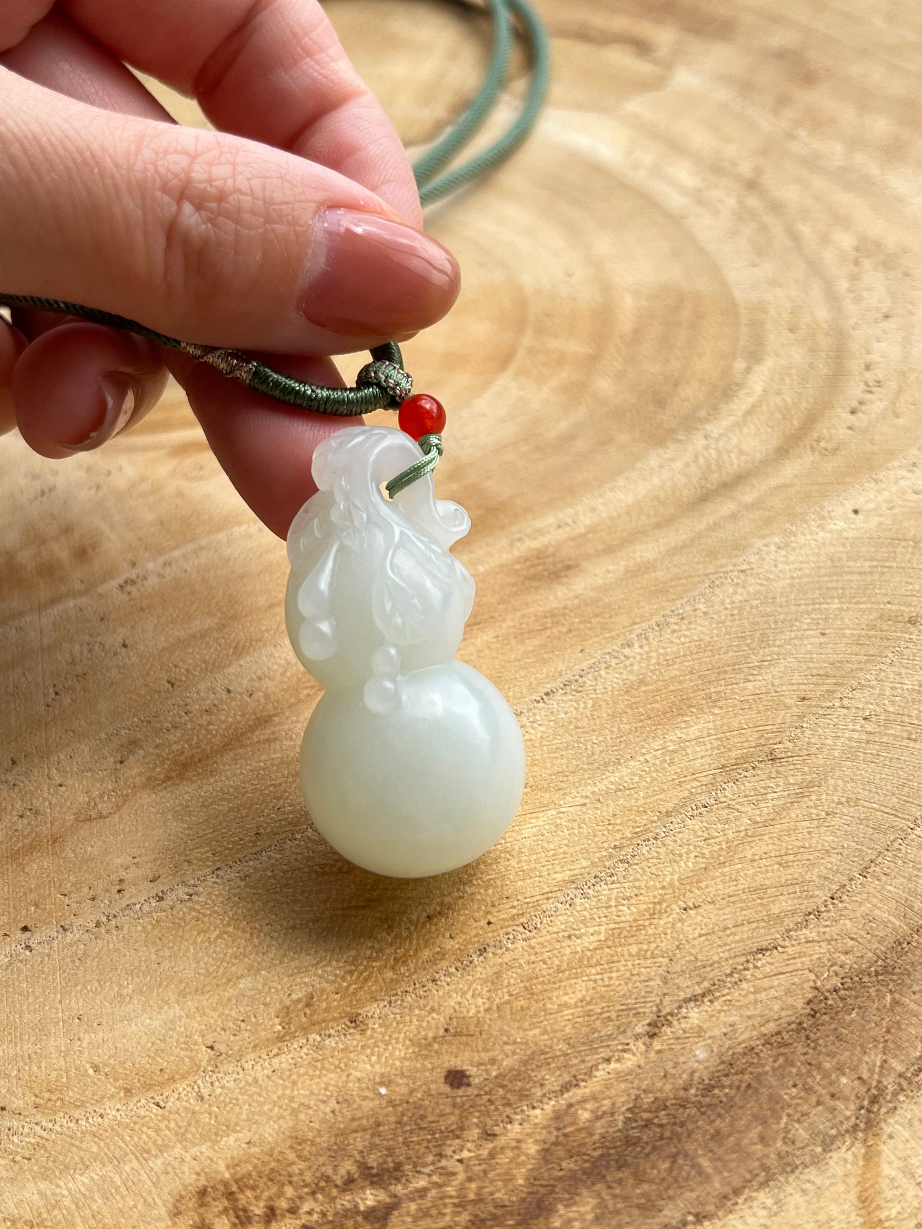 Hand Carved White Hetian Jade Hulu Pendant, 和田且末白玉雕刻葫芦