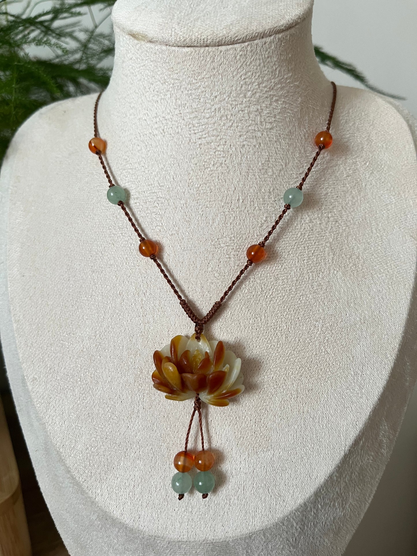 Hand Carved Xiu Jade Peony Pendant | 手雕岫玉牡丹