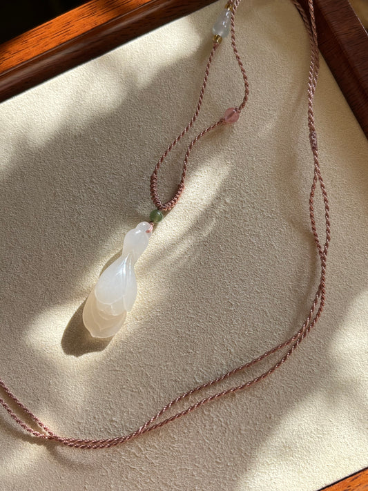 Hand Carved Icy Pink Hetian Jade Magnolia | 手雕和田冰粉玉兰