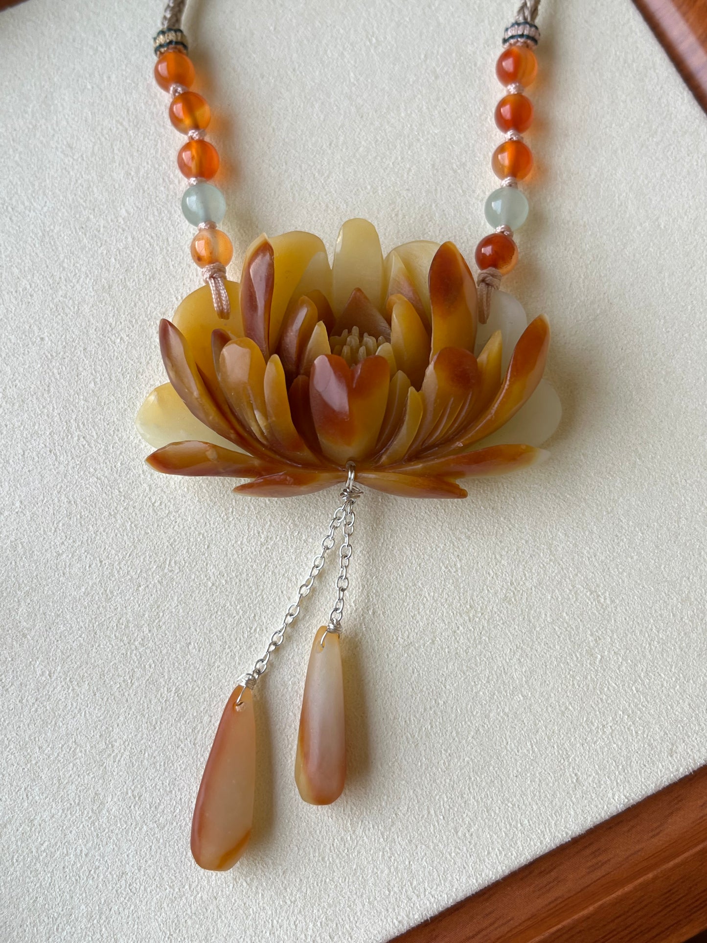 Hand Carved Xiu Jade Peony Pendant | 手雕岫玉牡丹