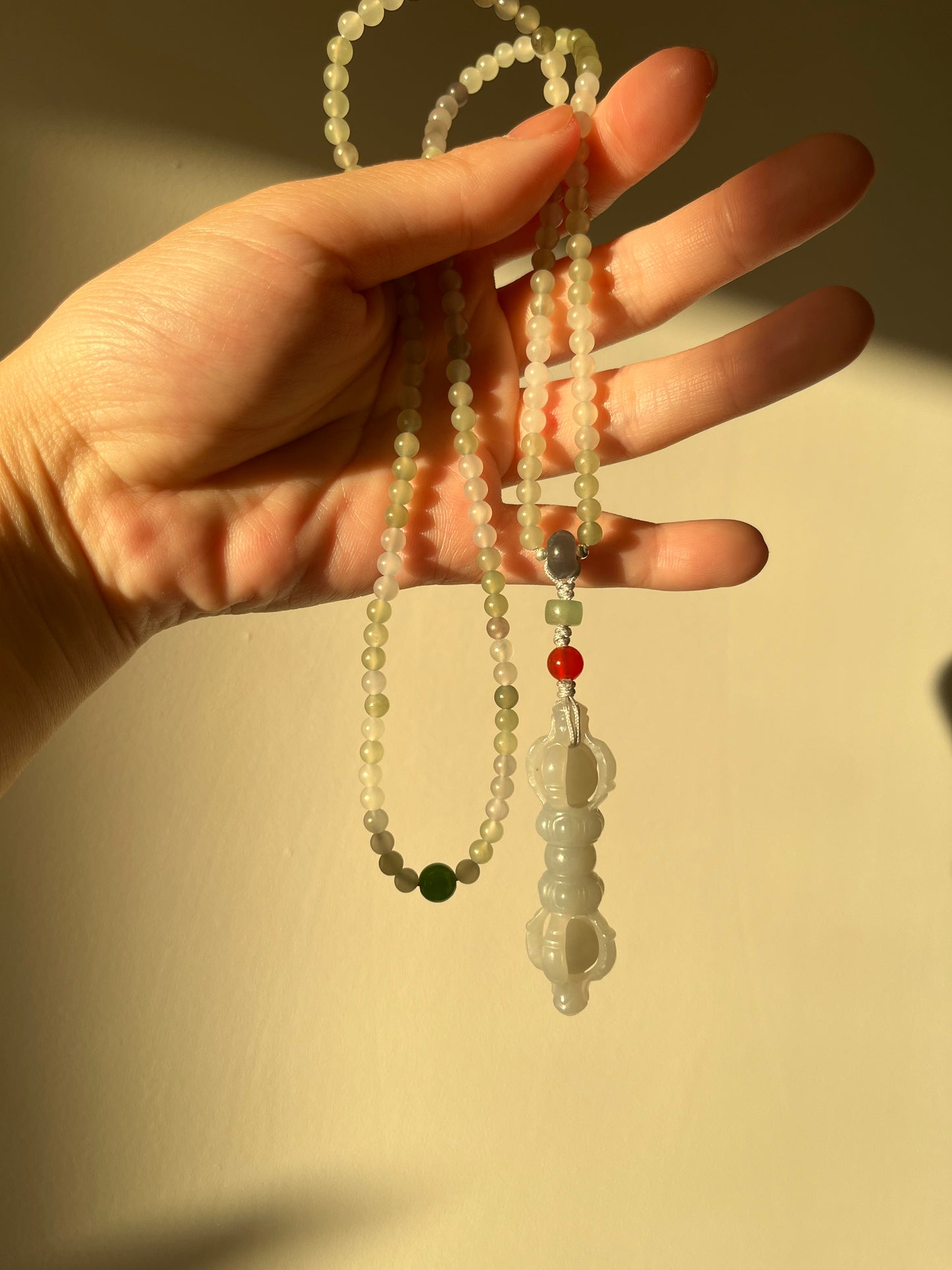 Hand Carved Hetian Jade Vajra Pendant, 手雕和田烟紫金刚杵