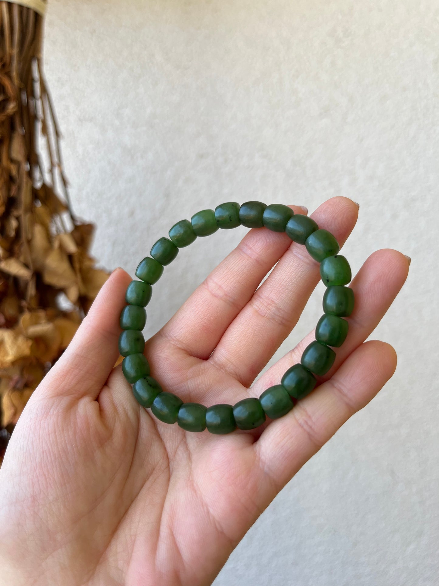Green Hetian Jade Beaded Bracelet (8mm x 8mm)，碧玉直切手串