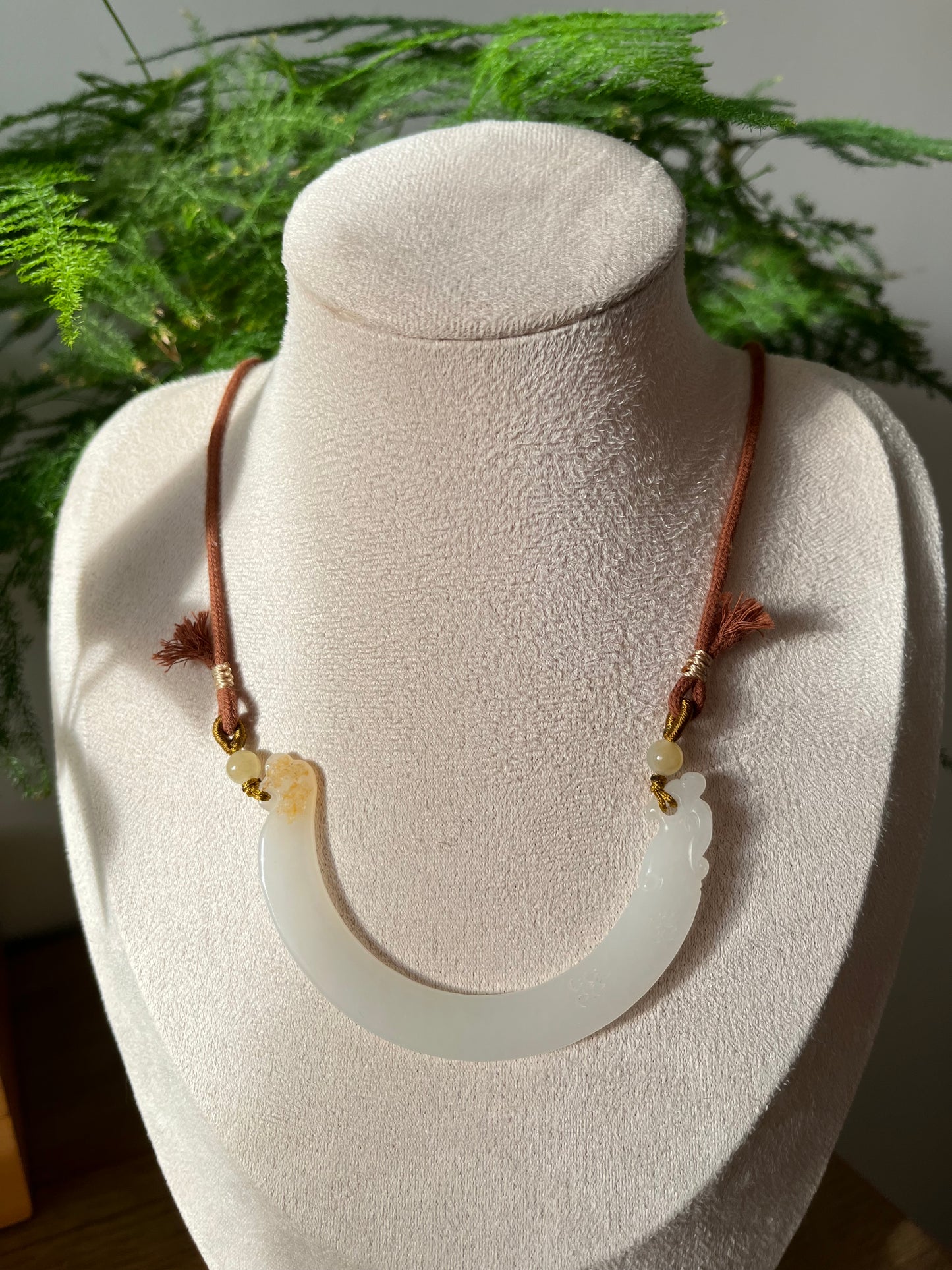 Hand Carved White Nephrite Jade Phoenix Huang Arc-shaped Pendant，手雕白玉凤玉璜