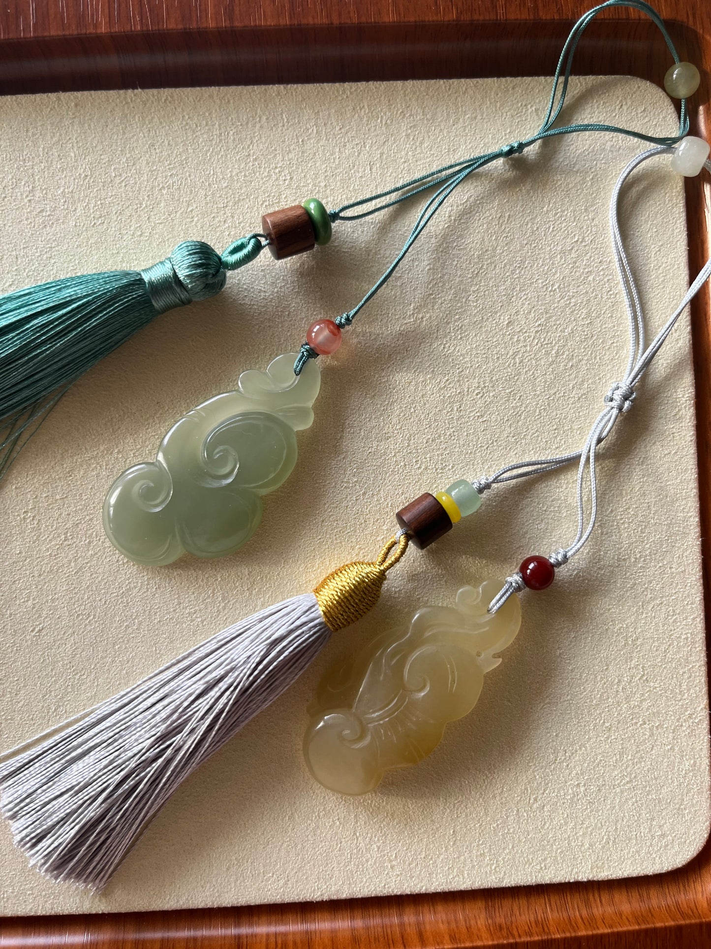 Hand Carved Hetian Jade Ruyi Bag Charm | 手雕和田如意包挂