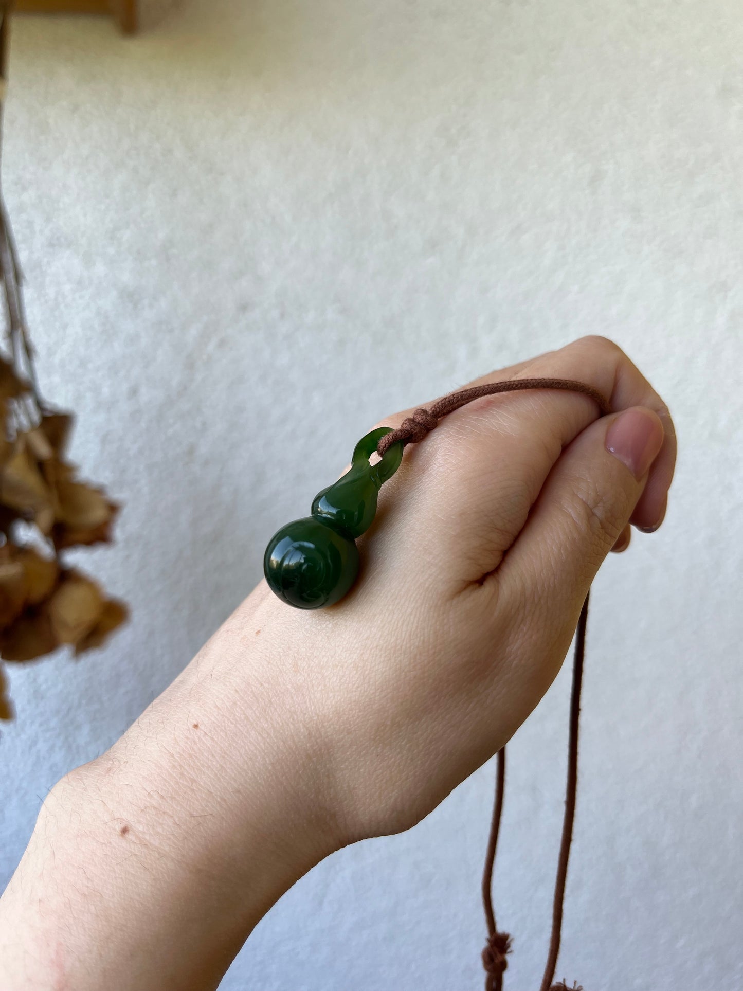 Hand Carved Green Hetian Jade Hulu Pendant, 手雕碧玉葫芦