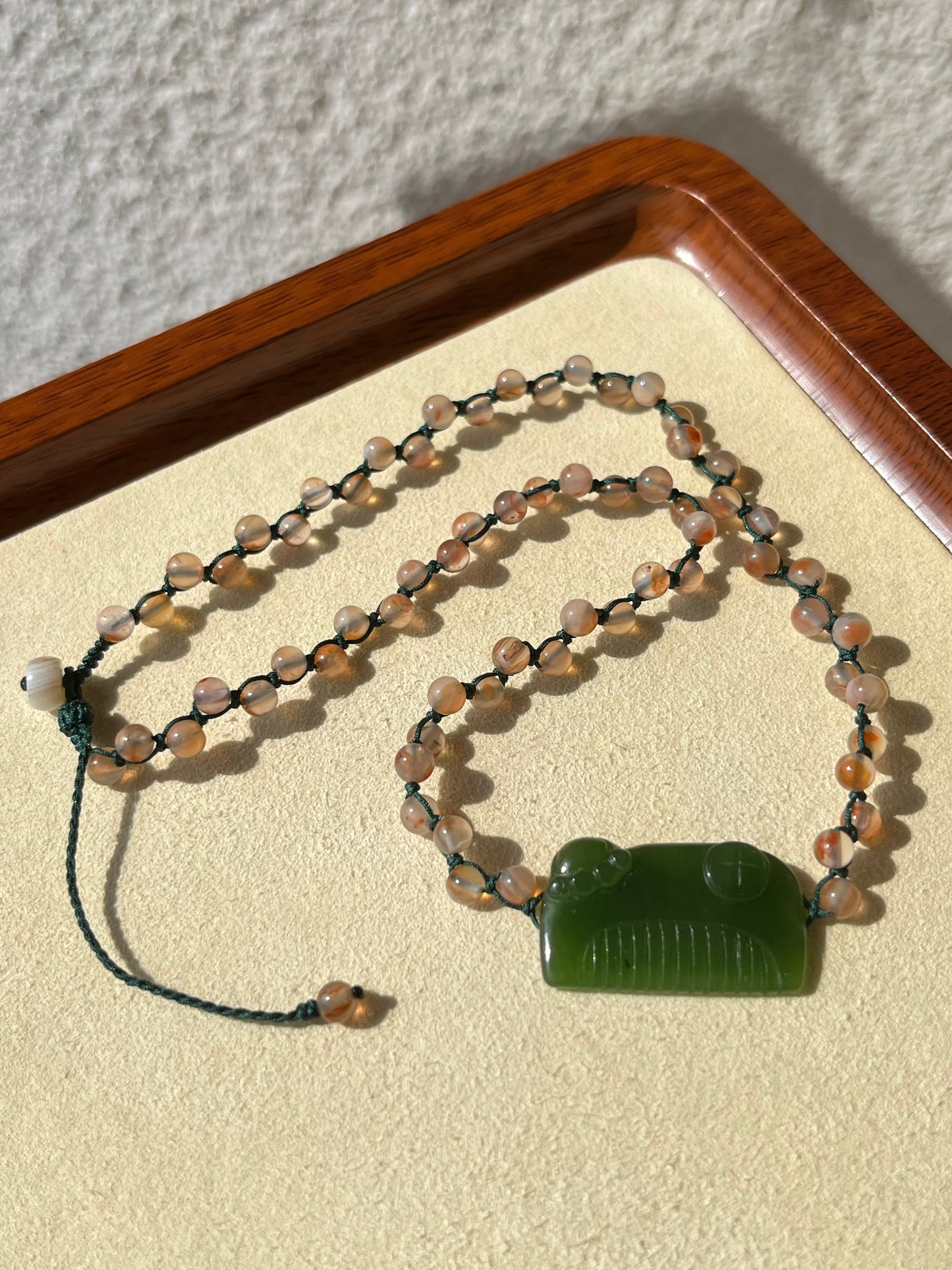 Handmade Choker with a Hand Carved Green Hetian Jade Comb | 手编和田碧玉小梳子项链