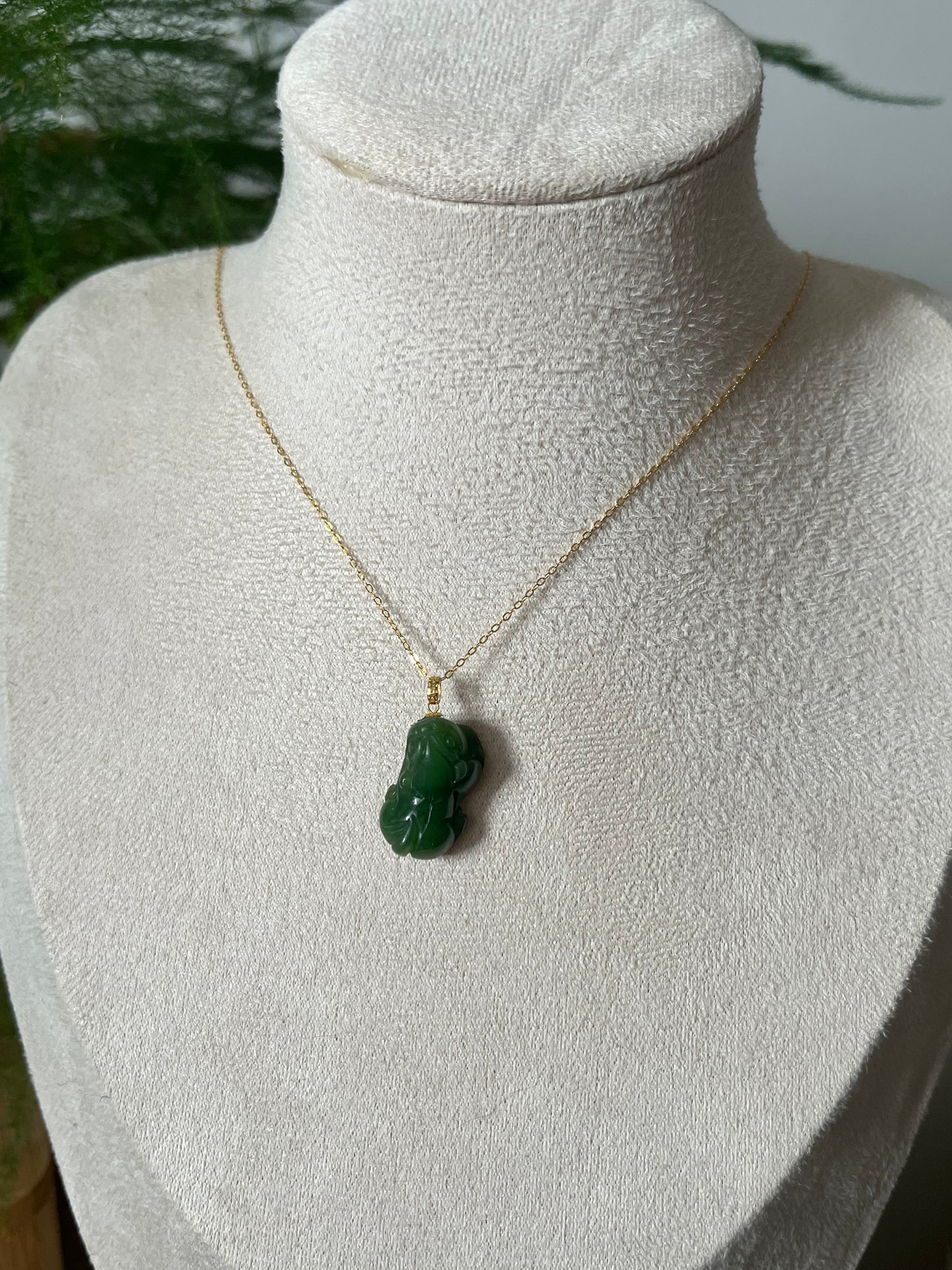 18K Gold-mounted Green Hetian Jade Carved Pendants | 18k金扣头碧玉小吊坠