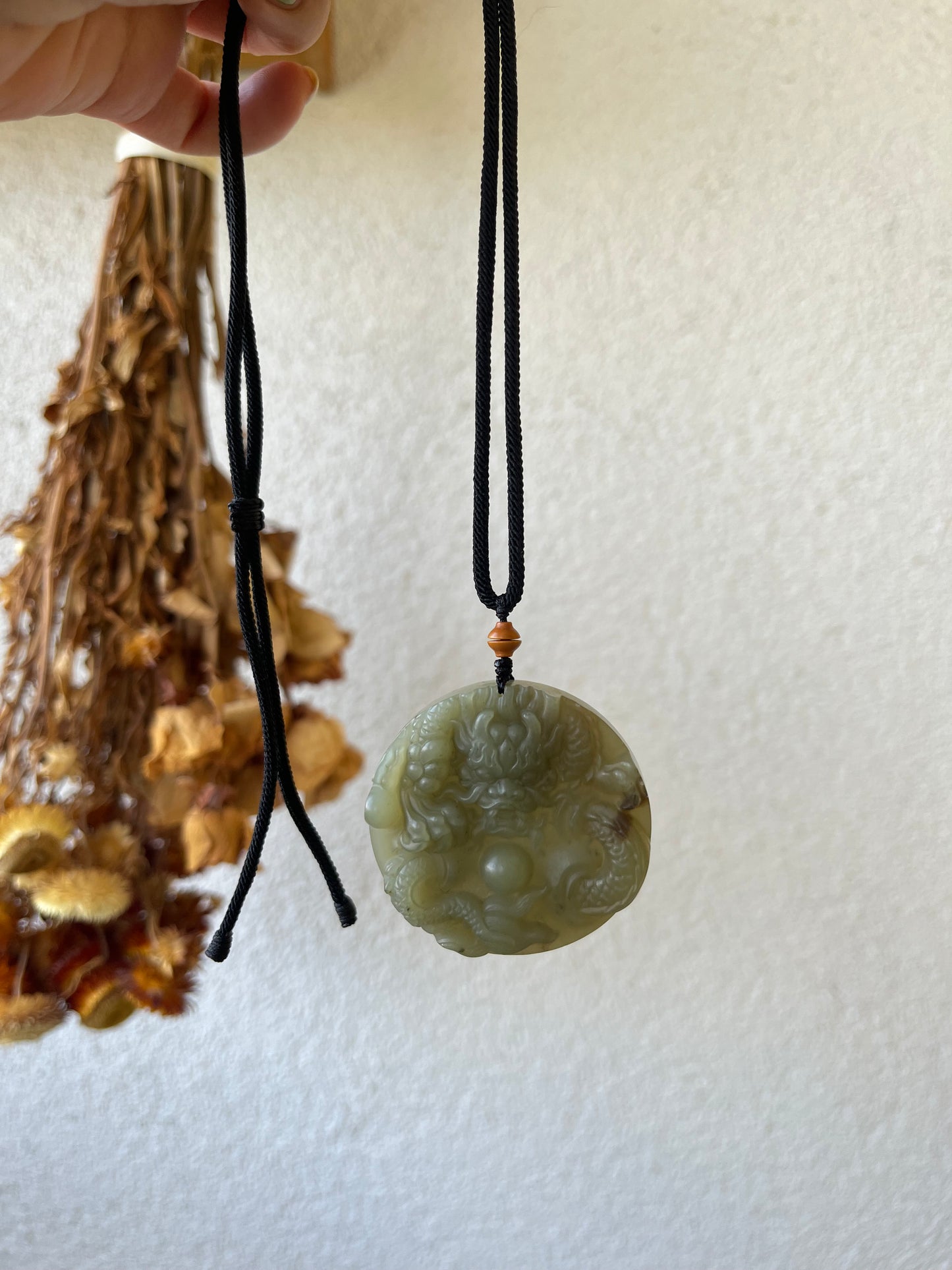 Green Hetian Jade Dragon Pendant | 和田晴水龙牌