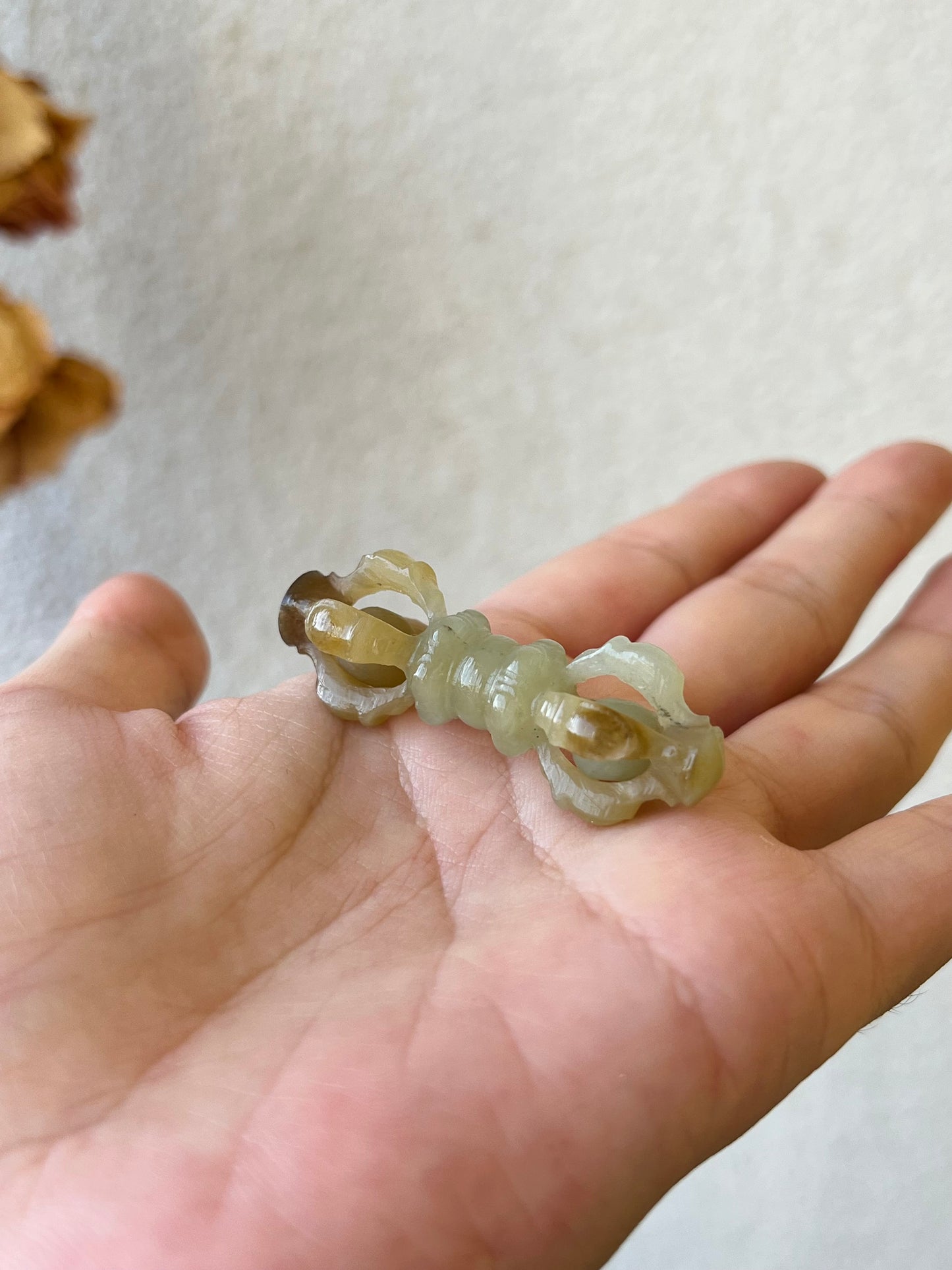 Hand Carved Brown Hetian Jade Vajra Pendant, 手雕和田蓝糖金刚杵