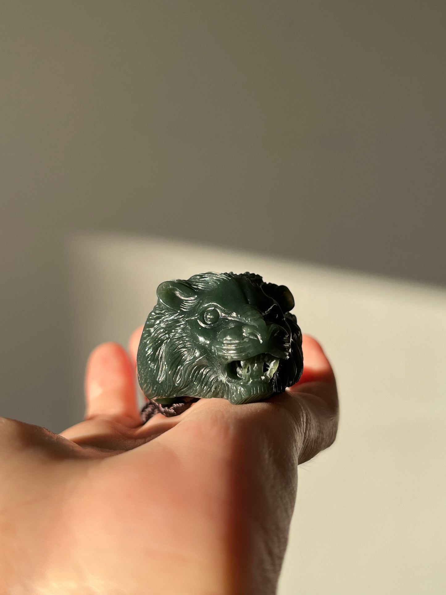 Hand Carved Hetian Jade Lion Head Thumb Ring, 手雕和田青玉细料狮头扳指