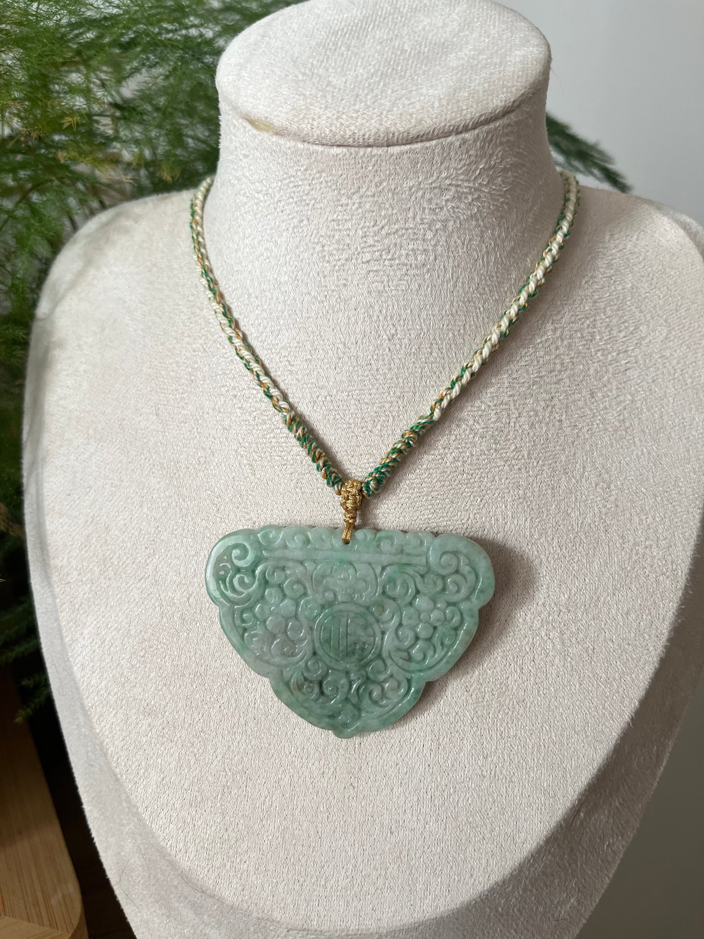 Hand Carved Jadeite Ruyi Blessing Lock | 手雕翡翠如意福锁