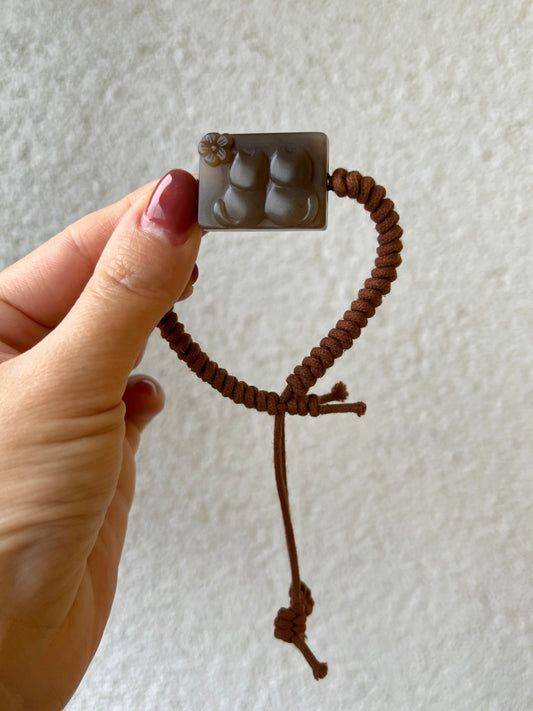 Bracelet Crafted from Hand Carved Brown Hetian Jade Cat Pendant