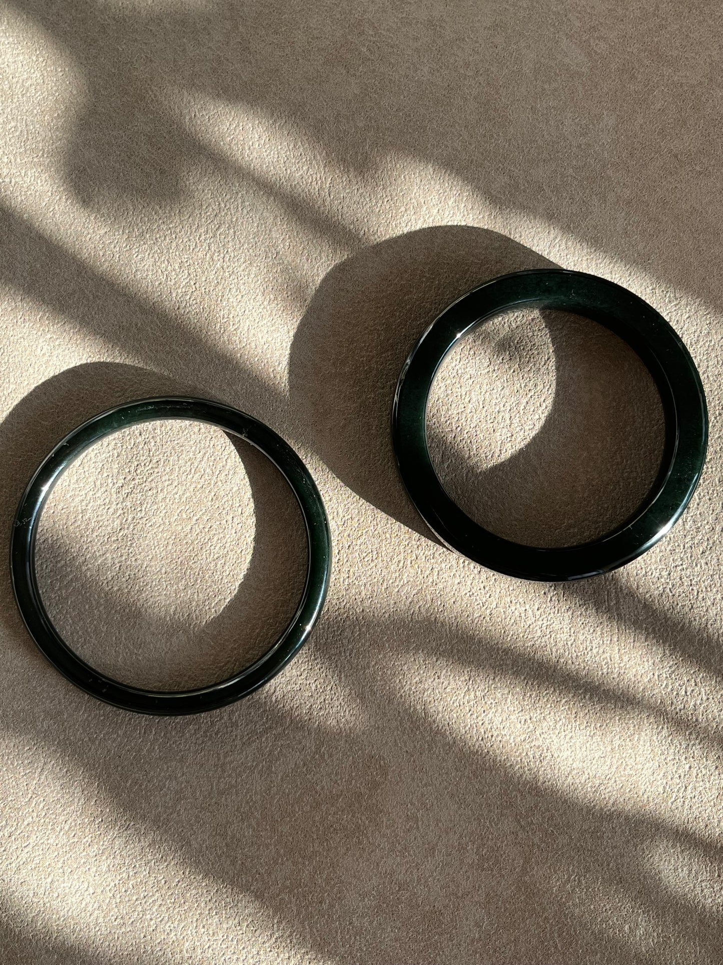 Dark Greenish-black Hetian Jade Slim Bangle 62mm | 和田黑青叮当镯