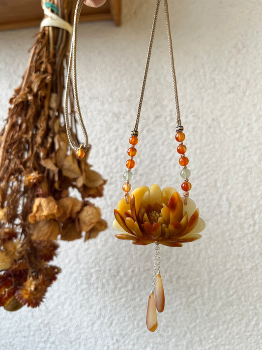 Hand Carved Xiu Jade Peony Pendant | 手雕岫玉牡丹