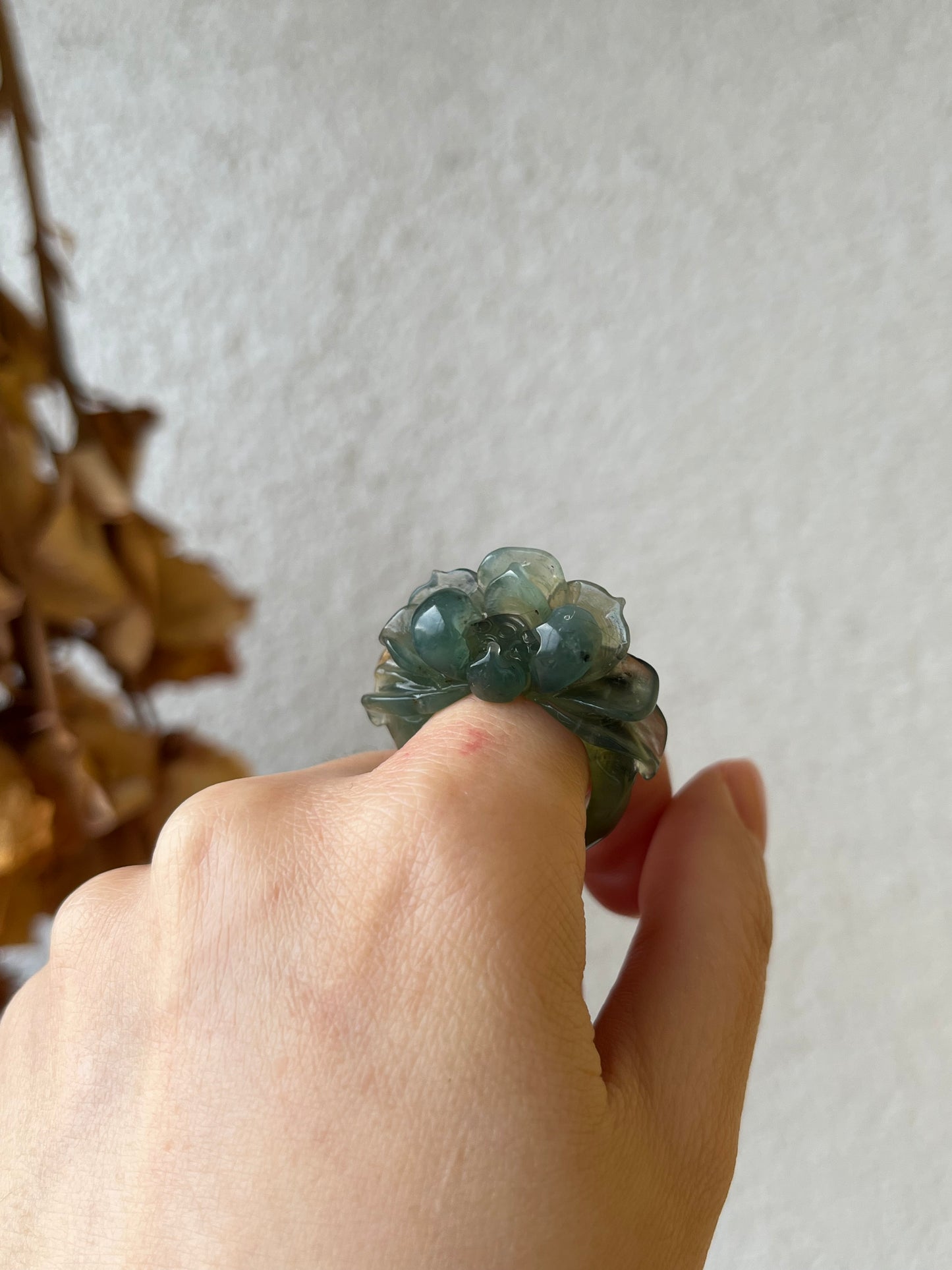 Hand Carved Xiu Jade Flower Rings | 手雕岫玉花戒圈