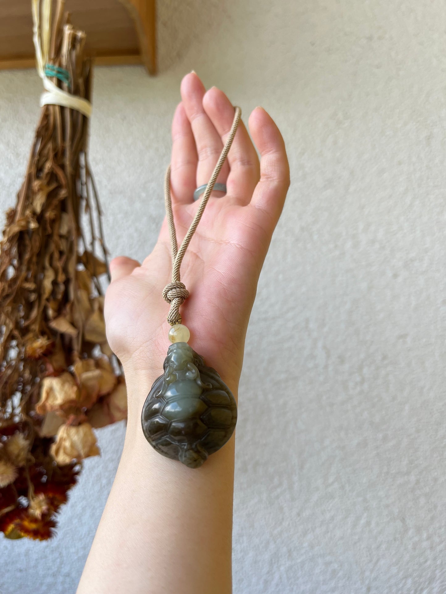 Hand Carved Brown Hetian Jade Dragon Turtle，手雕和田龙龟