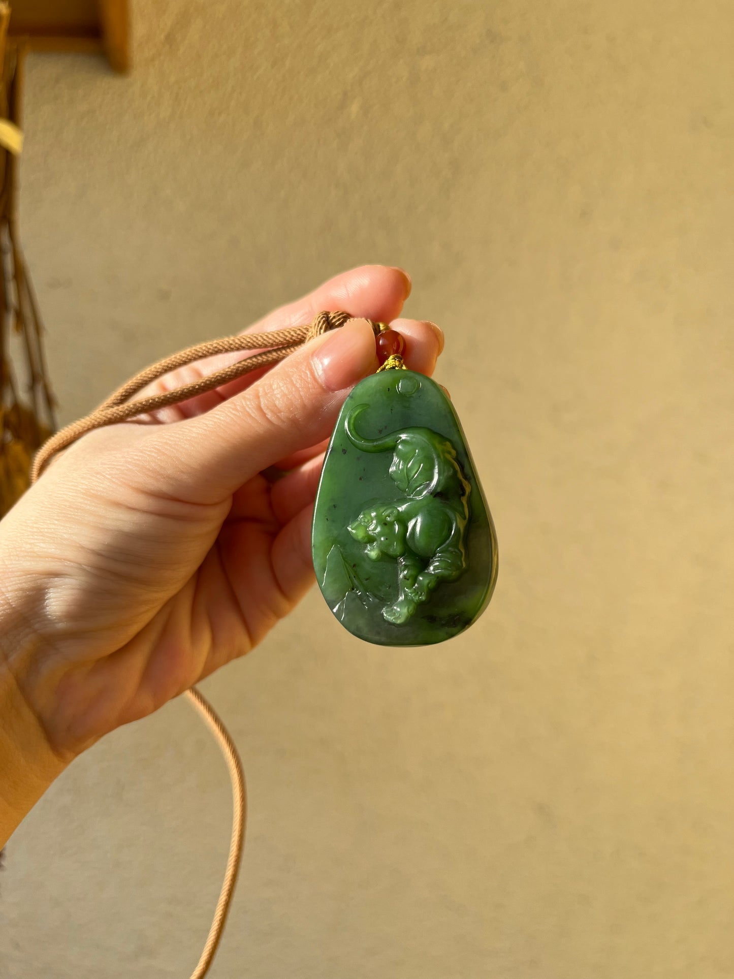 Hand Carved Green Hetian Jade Uphill Tiger, 手雕俄碧玉上山虎