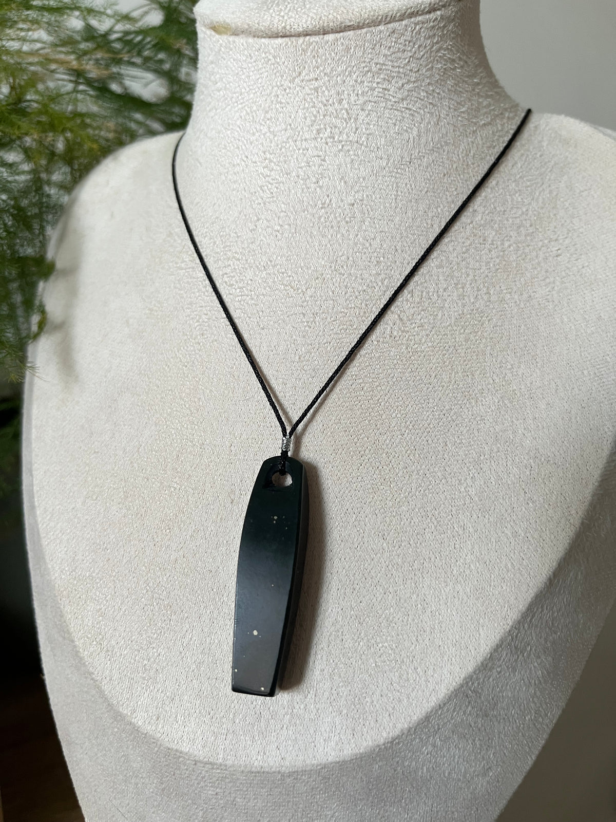 Dark Green Hetian Jade Whistle | 新疆和田黑青口哨