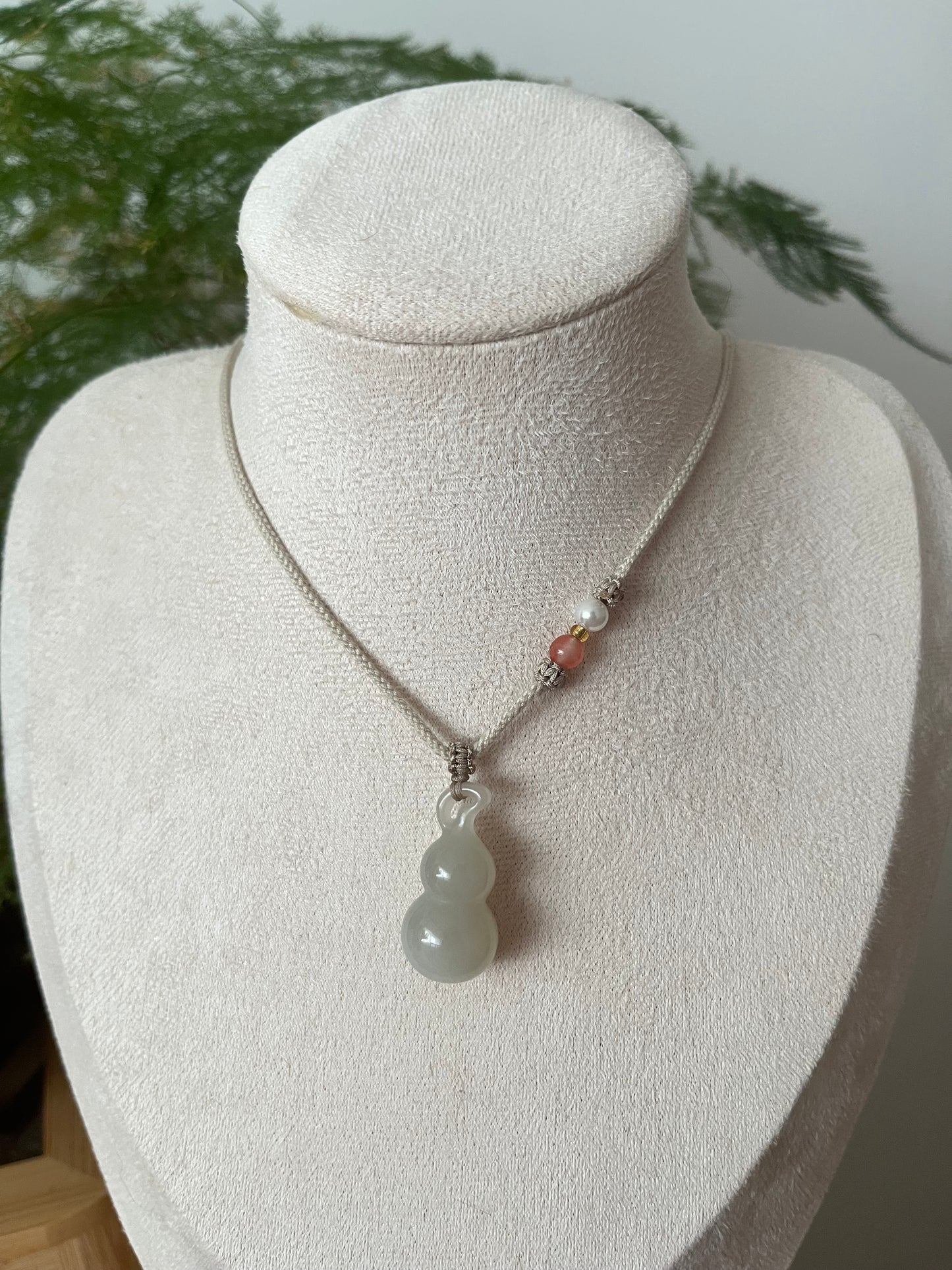 Light Purple Hetian Jade Hulu Pendant