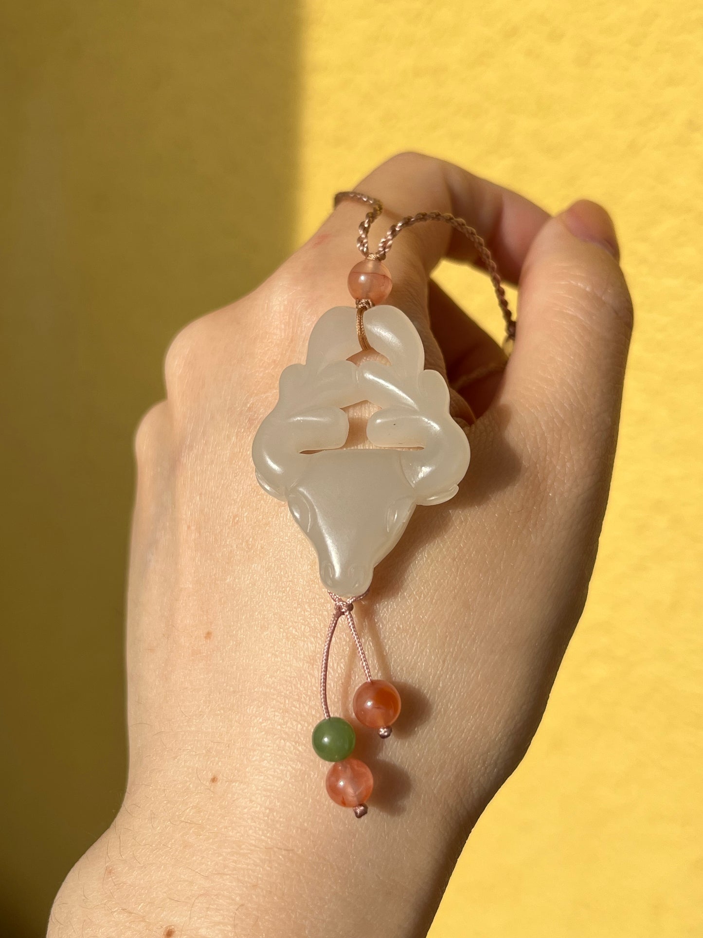 Handmade necklace with a Hand Carved Pink Jade Deer Pendant, 手雕和田粉鹿