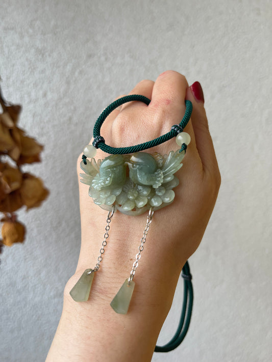 Hand Carved Xiu Jade Magpies Pendant | 手雕岫玉双喜鹊