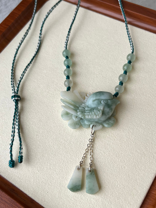 Hand Carved Green Xiu Jade Magpie | 手雕岫玉喜鹊