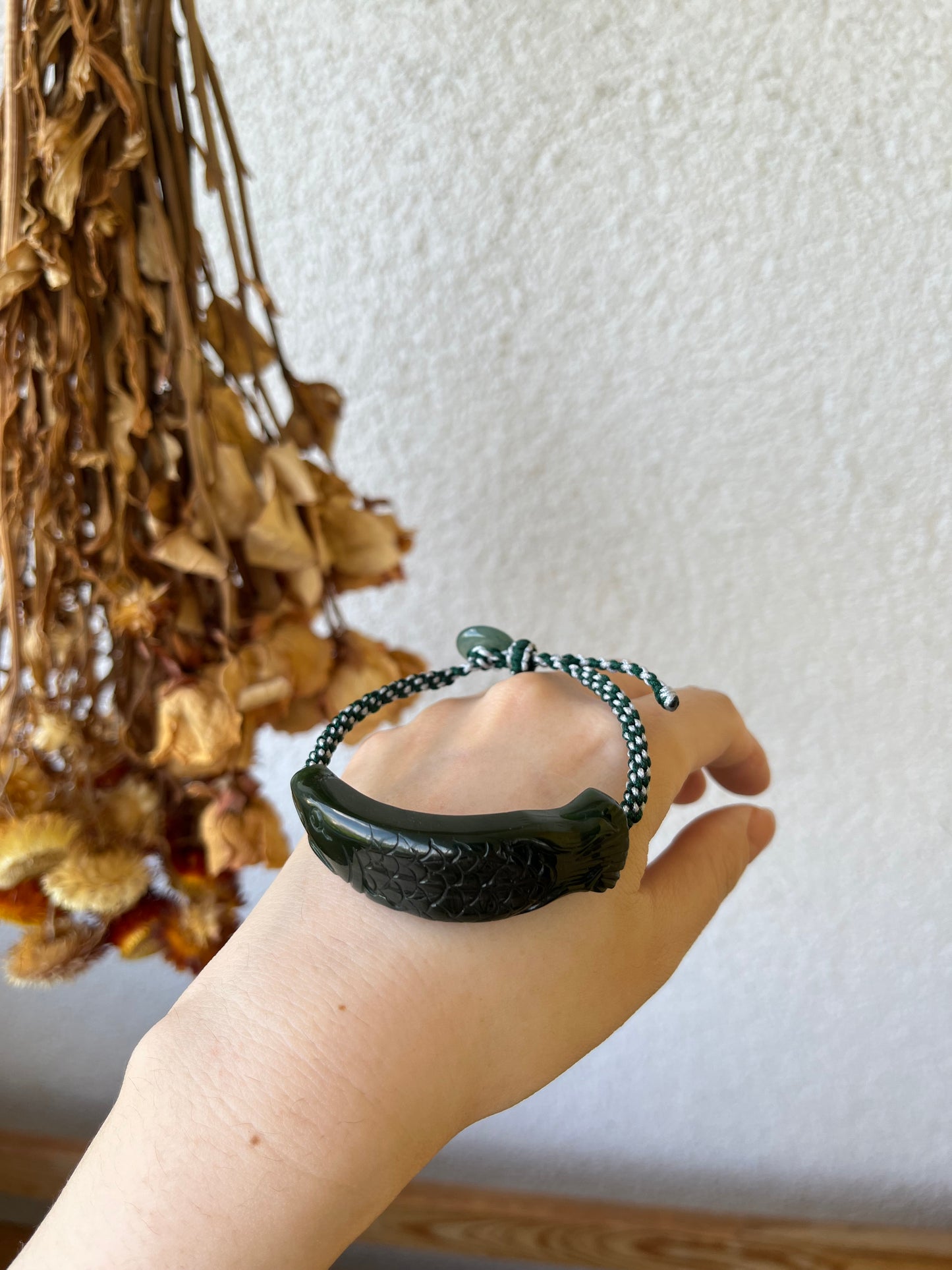 Handmade Bracelet with a Hand Carved Dark Green Hetian Jade Fish Pendant，碧玉红皮老料鱼手牌