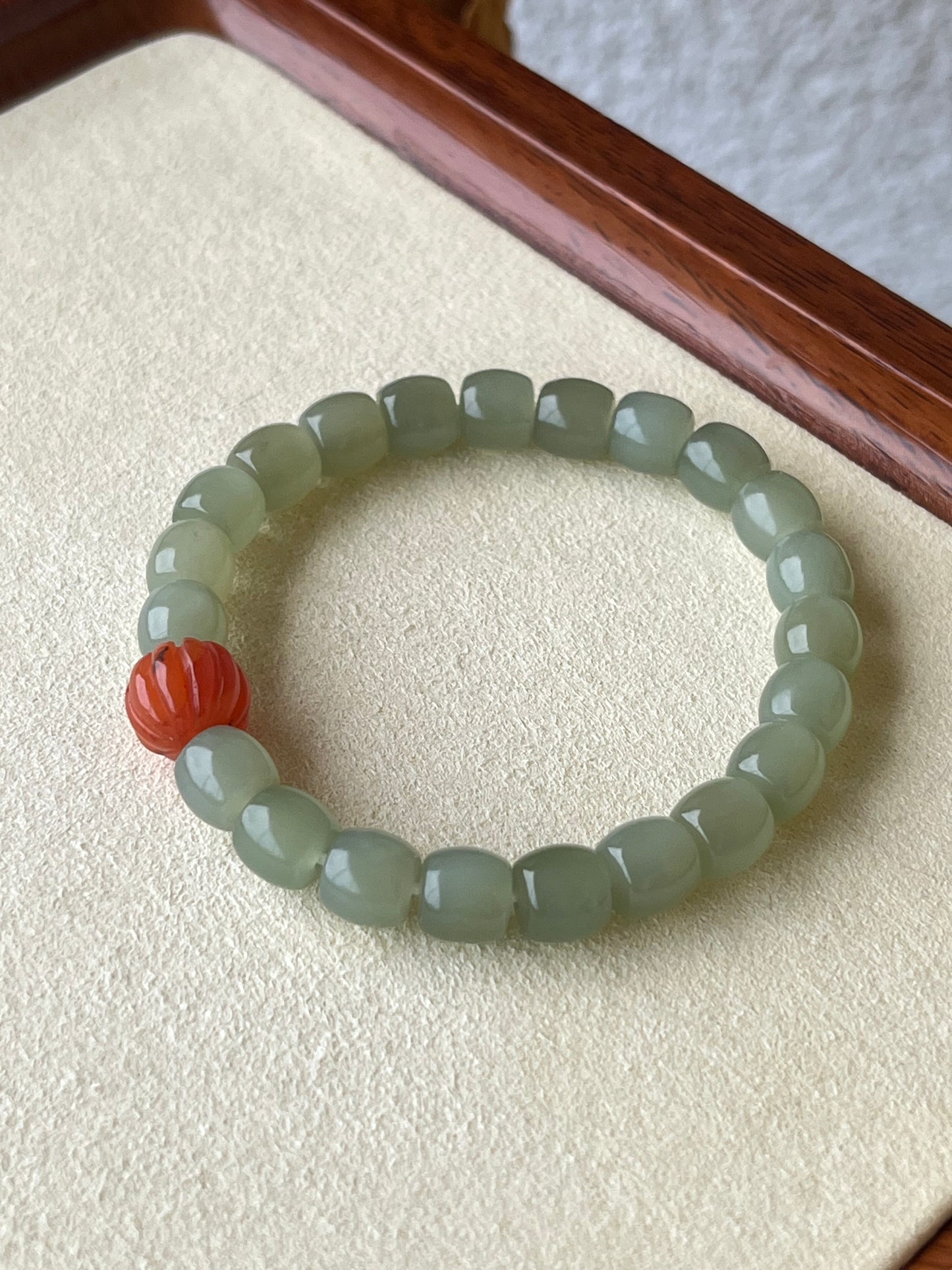 Straight Cut Hetian Jade Beaded Bracelet 8mm x 7mm | 和田晴水直切手串