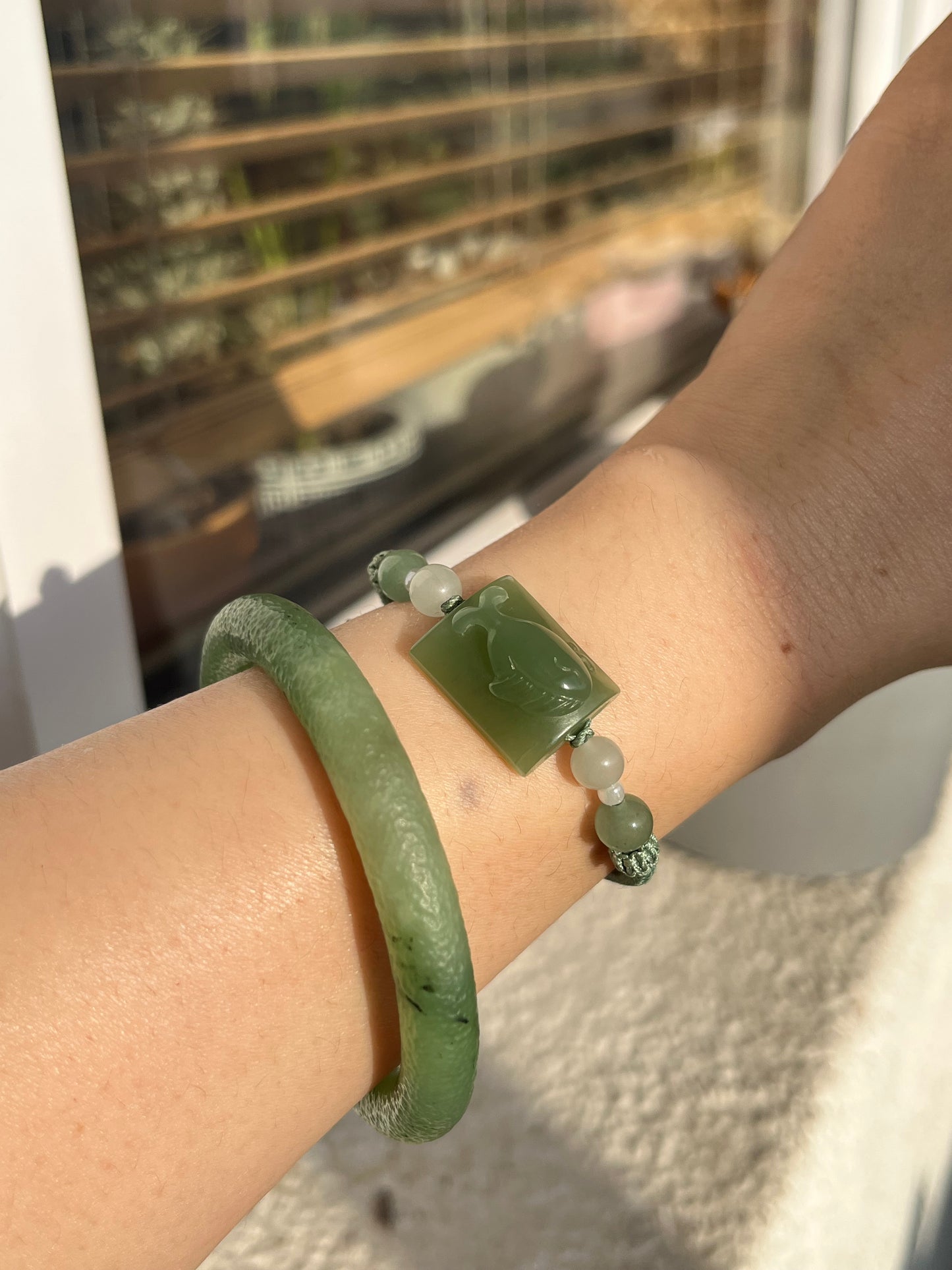 Bracelet Crafted From Hand Carved Hetian Jade Whale Pendant | 和田晴水小鲸鱼手牌